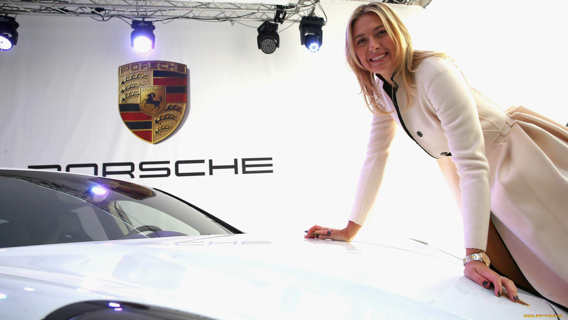 девушки, мария, шарапова, блондинка, порше, белая, машина, спортсменка, улыбка, пальто