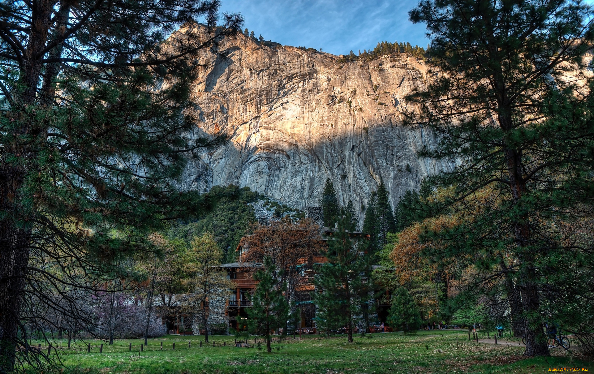 природа, горы, деревья, трава, здание