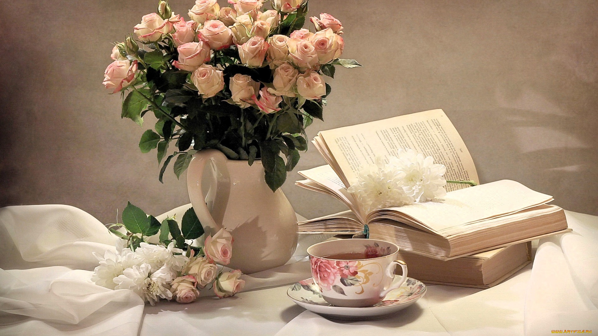 разное, канцелярия, , книги, розы, букет, ваза, чашка, книги, стол, чай, блюдце