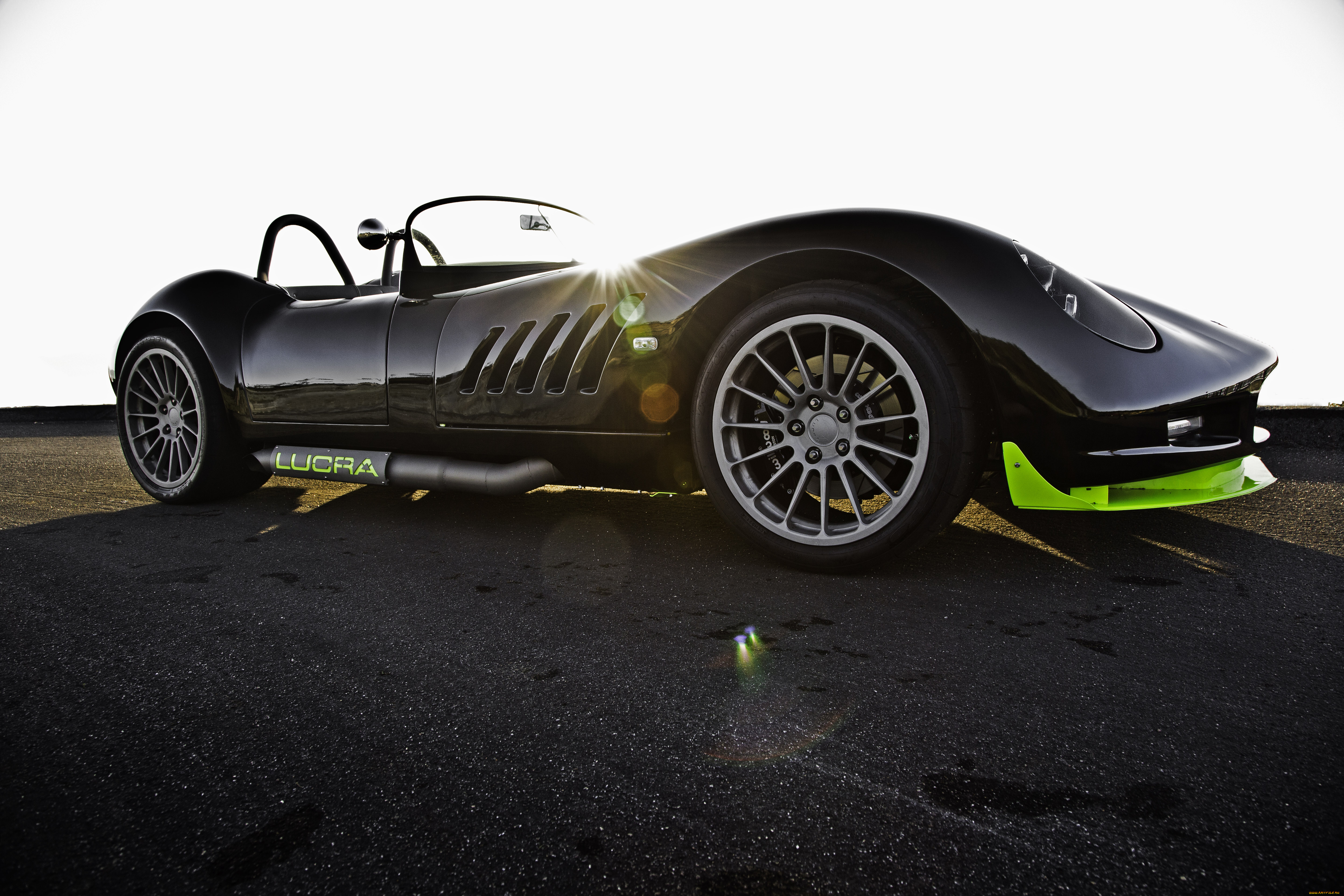 автомобили, lucra