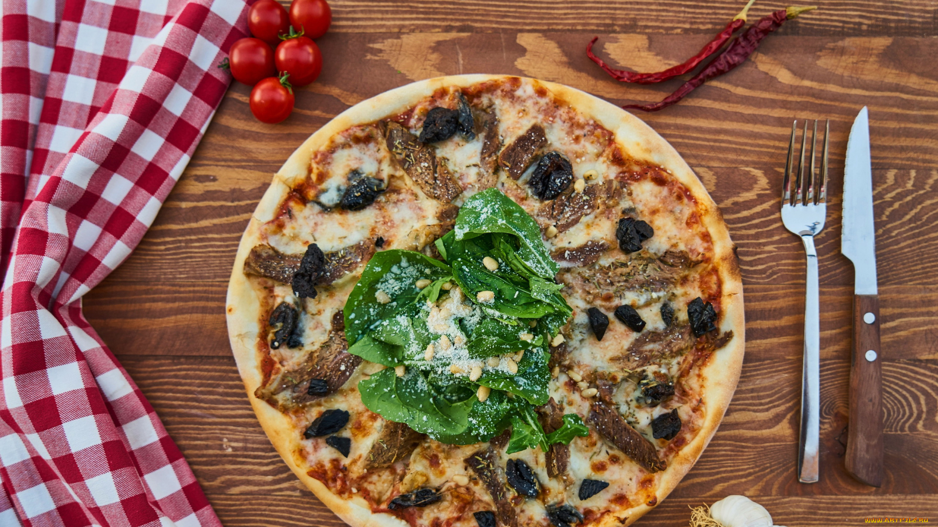 еда, пицца, помидоры, черри, шпинат, перчик, чеснок