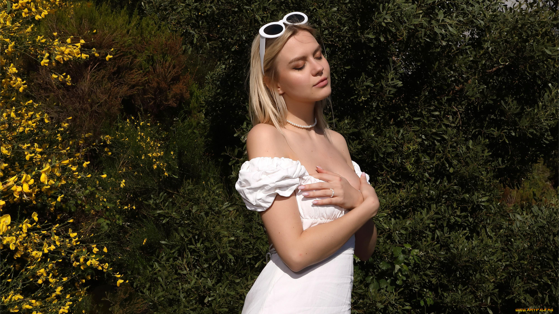 lana, lane, девушки, девушка, женщина, блондинка, светловолосая, сексуальная, модель, звезда, позирует, разная, обувь, верхняя, стильная, одежда, нижнее, эротическое, бельё, трусы, лифчик, колготки, чулки, аксессуары, макияж, и, множество, элементов, на, фотографии