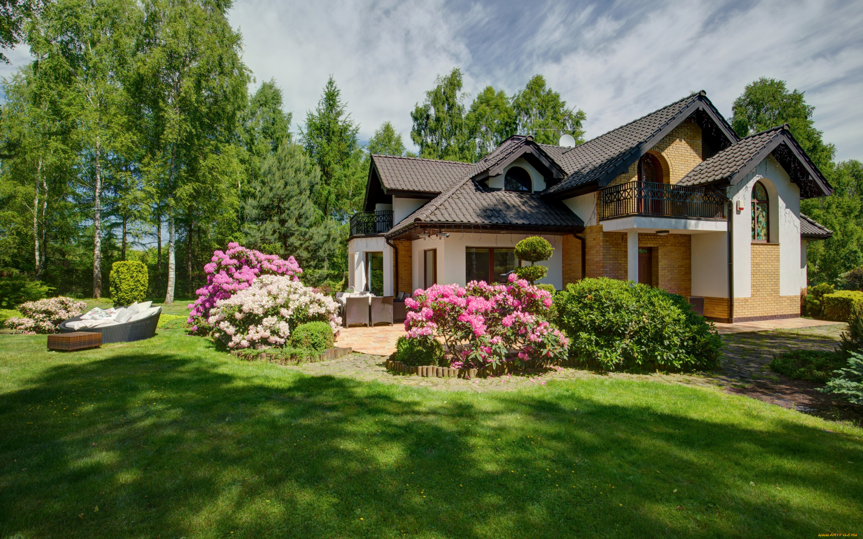 города, -, здания, , дома, сад, лето, деревья, кусты, дом, цветы, солнце, трава, газон, зелень