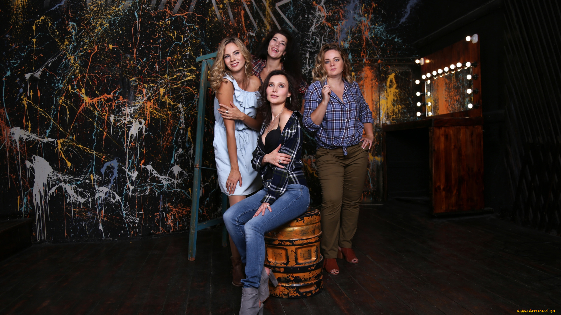 девушки, -, группа, девушек, модели, подружки, позы, фотосессия, джинсы