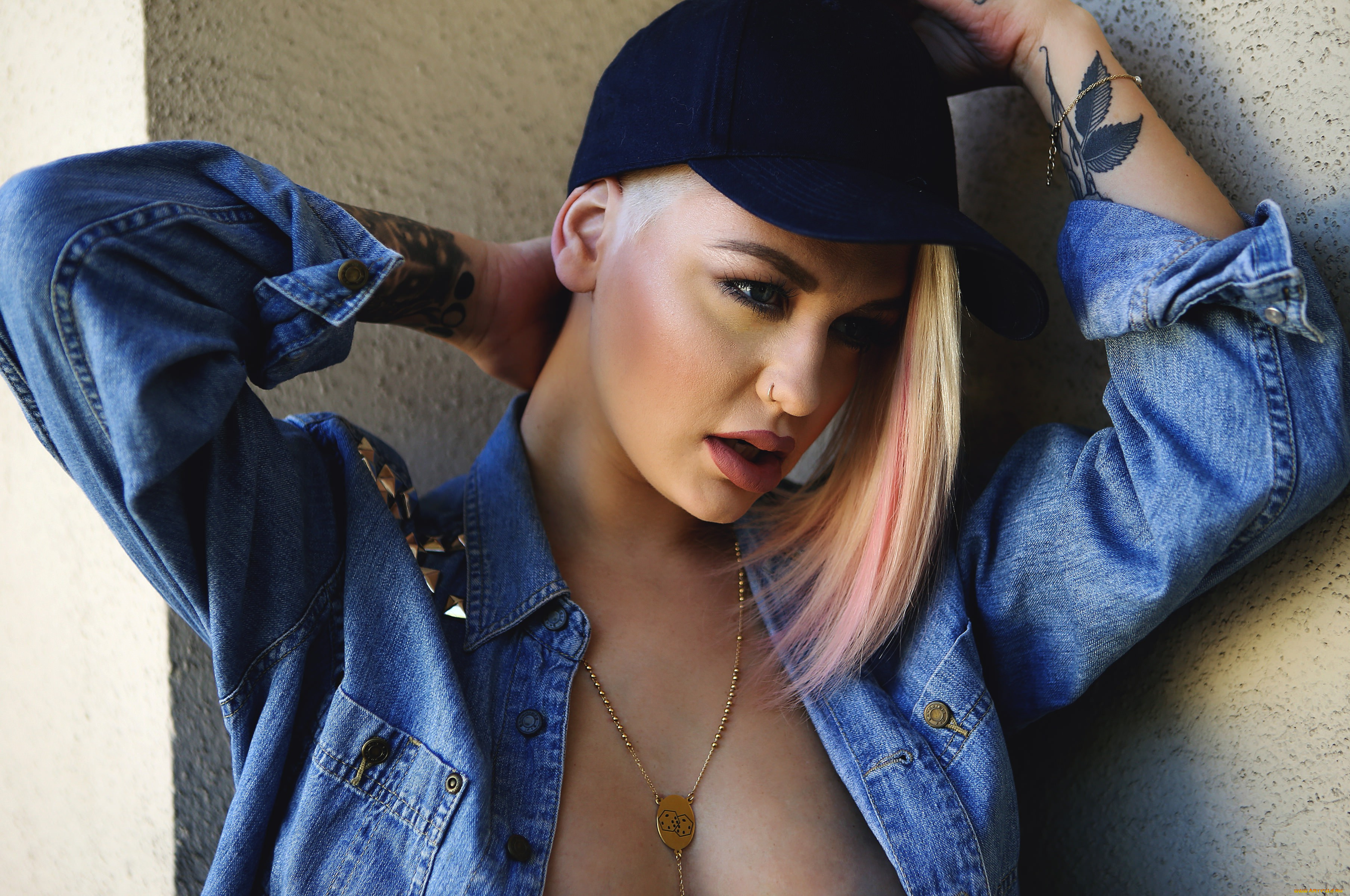 samii, ryan, девушки, samii, ryan, девушка, модель, блондинка, татуировка, тату, рисунки, кожа, пирсинг, модница, причёска, флирт, поза, сексуальная, стройная