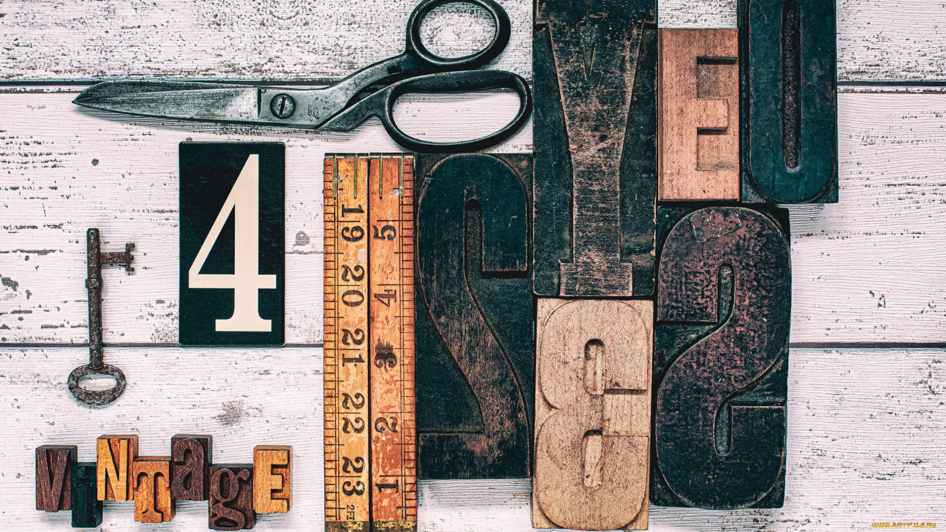 разное, ретро, , винтаж, винтаж, ключи, цифры, типографика, ножницы, дерево, флэтлэй, крупный, план, деревянная, поверхность