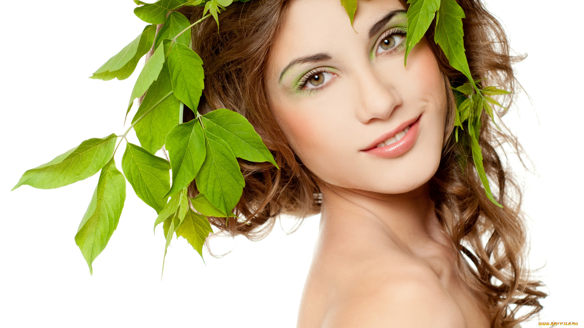 девушки, -unsort, , лица, , портреты, глаза, лицо, взгляд, фон, плечи, кудри, волосы, зеленые, листья, девушка