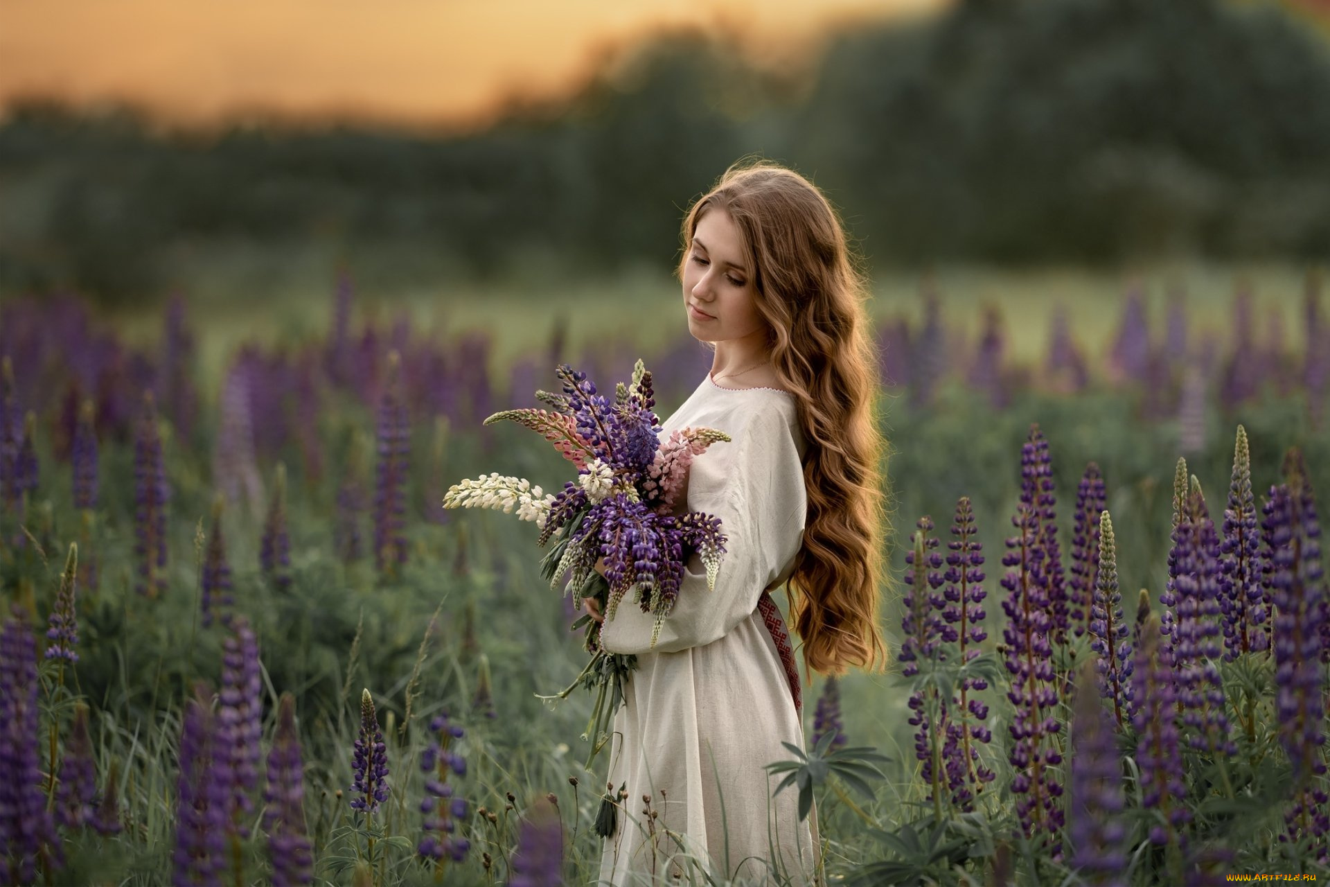 девушка, в, поле, девушки, -, брюнетки, , шатенки, девушка, женщина, шатенка, темноволосая, сексуальная, модель, звезда, позирует, разная, обувь, верхняя, стильная, одежда, нижнее, эротическое, бельё, трусы, лифчик, колготки, чулки, аксессуары, макияж, и, множество, элементов, на, фотографии