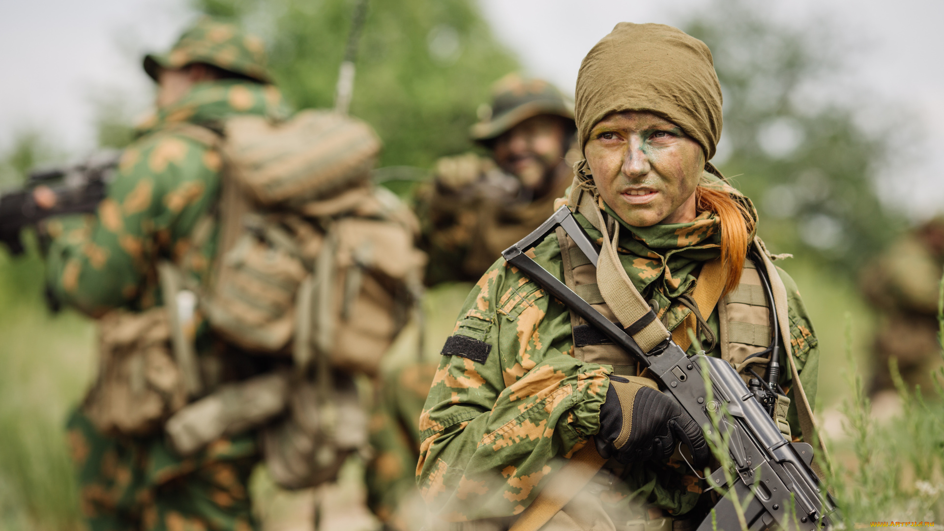 оружие, армия, спецназ, девушка, трава, акс74у, военные