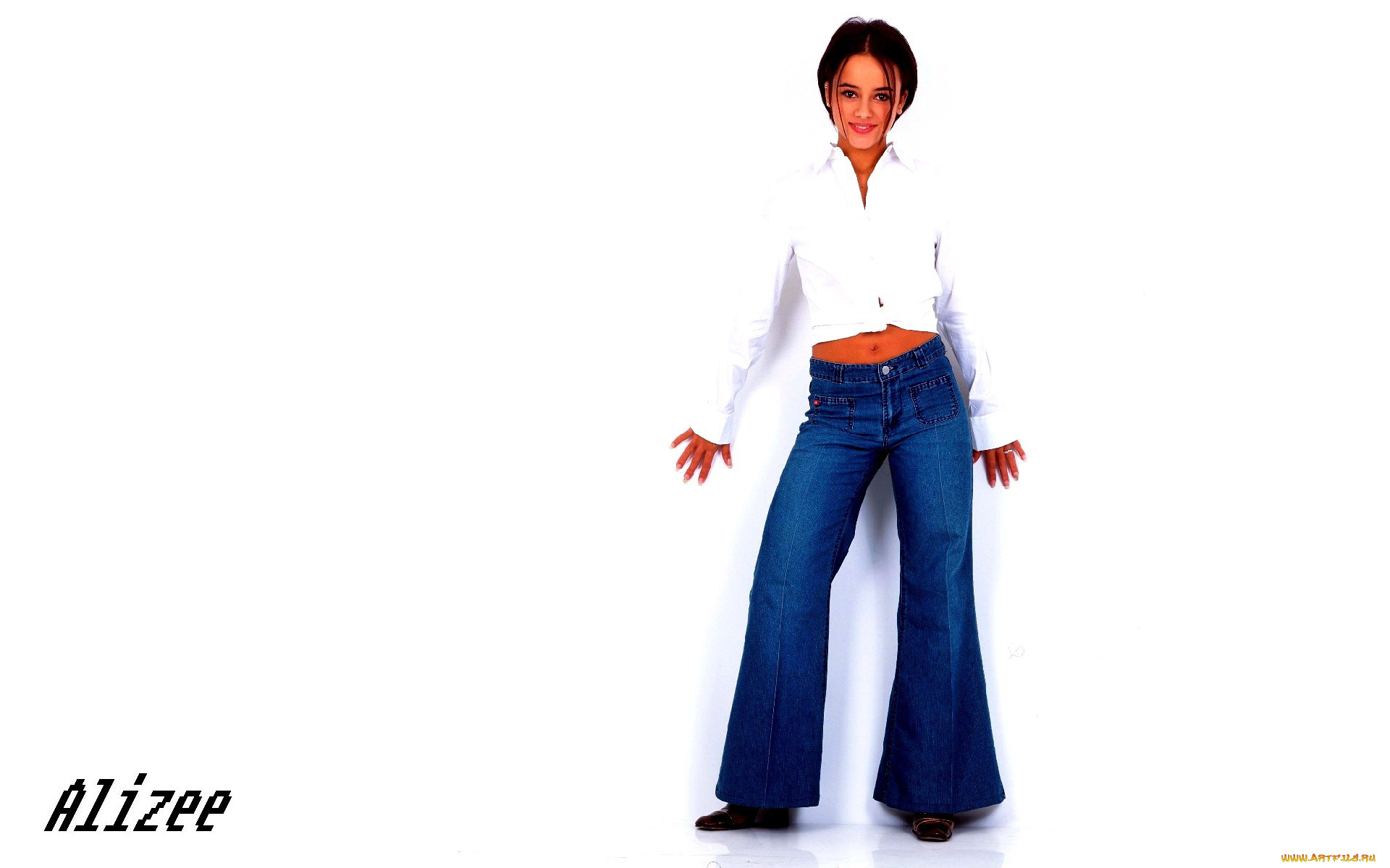 музыка, alizee, джинсы, улыбка, рубашка, брюнетка, певица