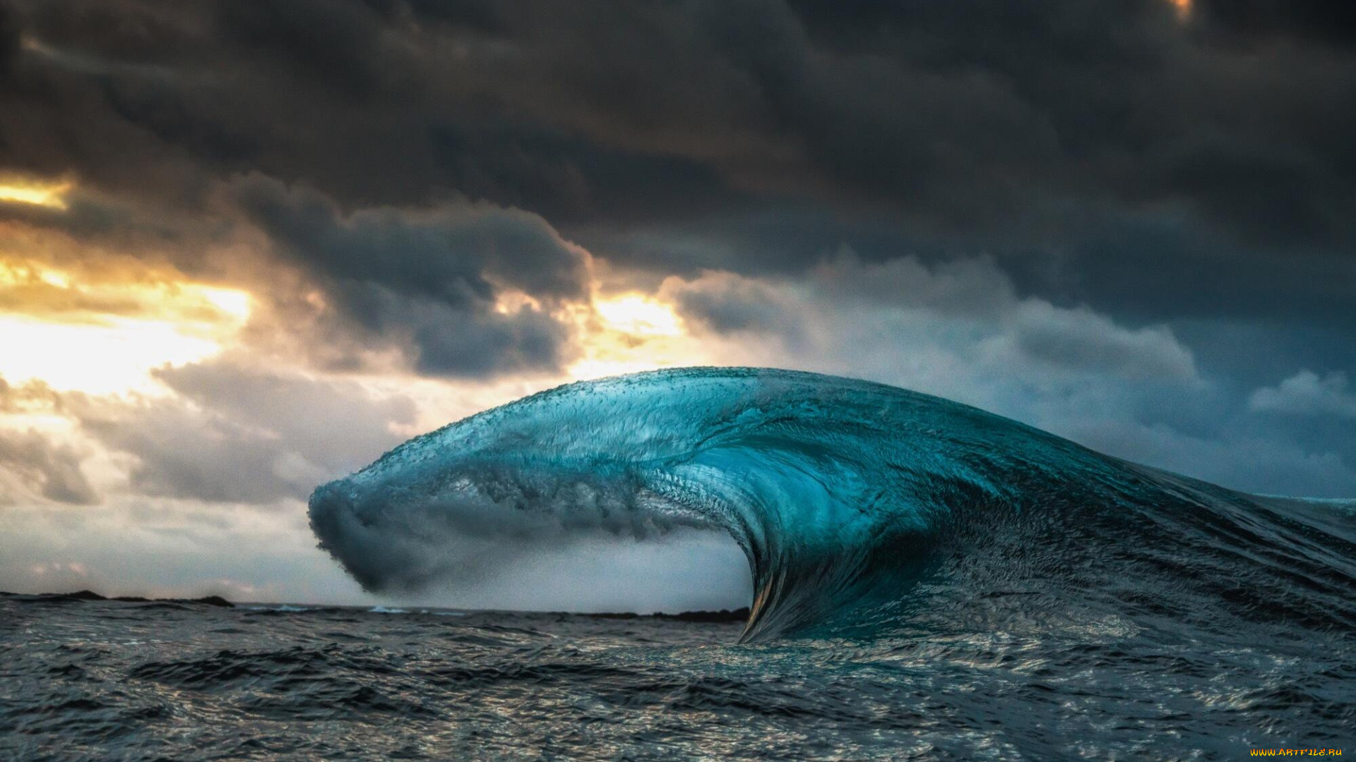 солитон, природа, моря, океаны, волны, шторм, буря, брызги, вода, океан, море, небо, непогода, ветер