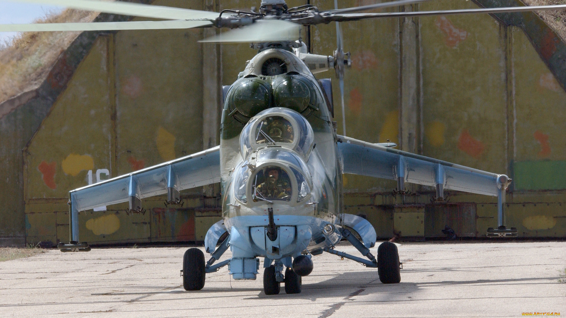 авиация, вертолёты, ми24, вертолеты, военные, ударные, транспортное, средство, военная, машина, российский, советский, миля, солнечный, свет, вид, спереди