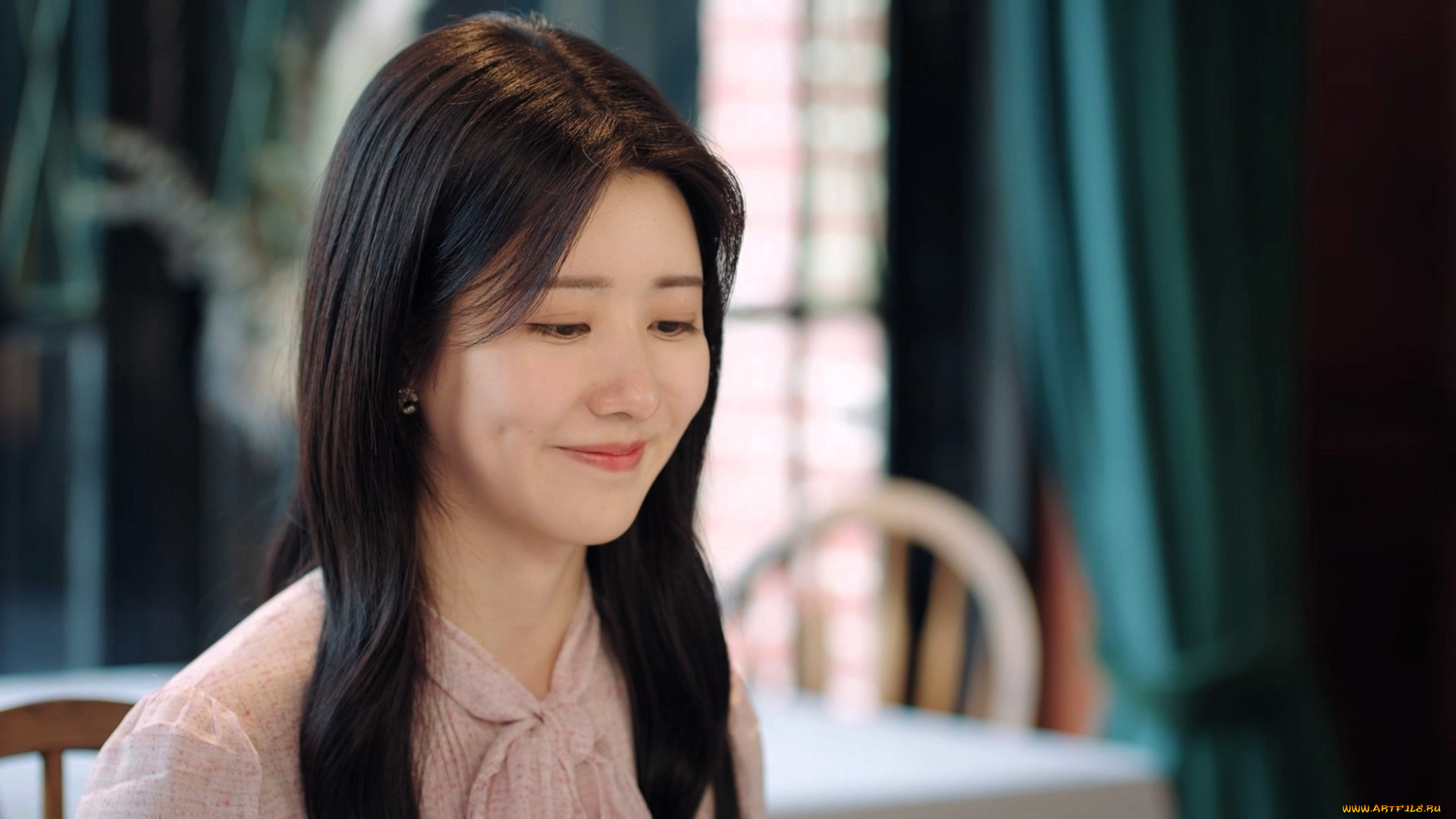 кино, фильмы, fireworks, of, my, heart, девушка, лицо, улыбка, блузка, шторы, зал