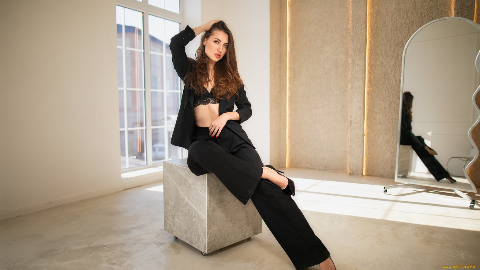 сексуальная, девушка, девушки, -, брюнетки, , шатенки, девушка, женщина, шатенка, темноволосая, сексуальная, модель, звезда, позирует, разная, обувь, верхняя, стильная, одежда, нижнее, эротическое, бельё, трусы, лифчик, колготки, чулки, аксессуары, макияж, и, множество, элементов, на, фотографии