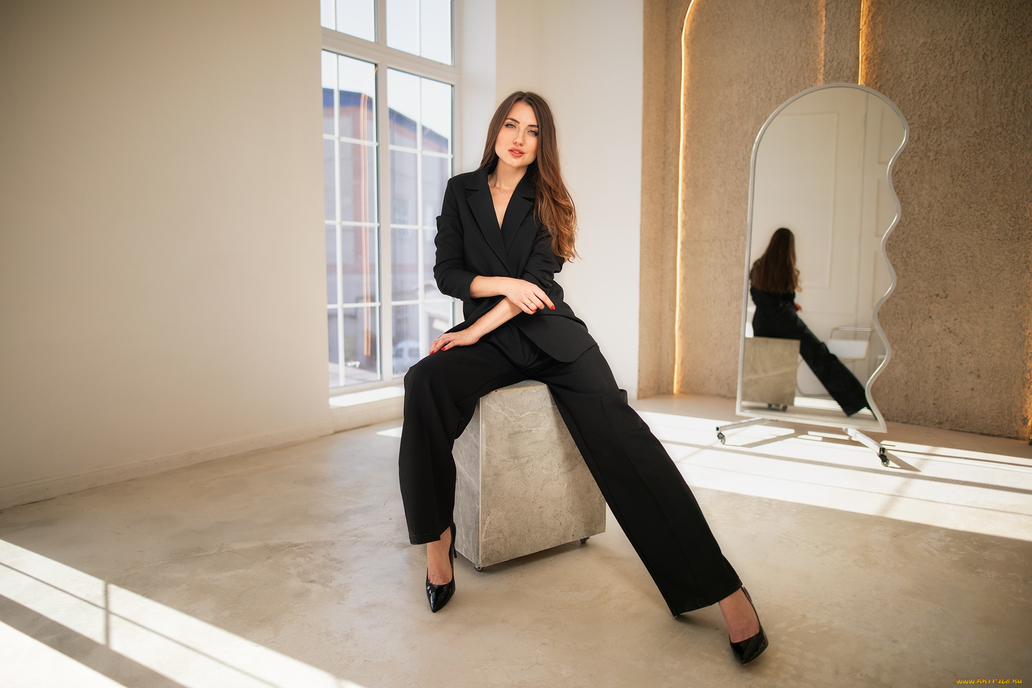 сексуальная, девушка, девушки, -, брюнетки, , шатенки, девушка, женщина, шатенка, темноволосая, сексуальная, модель, звезда, позирует, разная, обувь, верхняя, стильная, одежда, нижнее, эротическое, бельё, трусы, лифчик, колготки, чулки, аксессуары, макияж, и, множество, элементов, на, фотографии