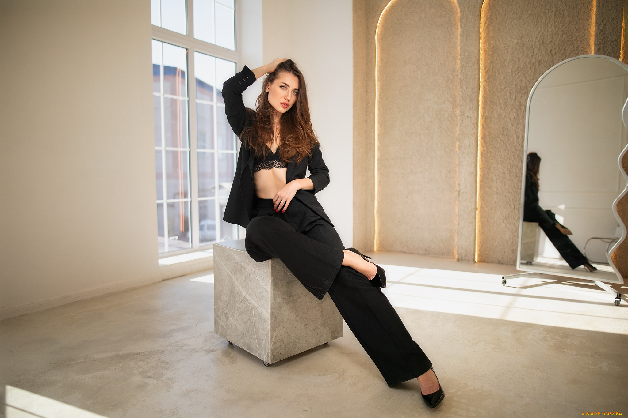 сексуальная, девушка, девушки, -, брюнетки, , шатенки, девушка, женщина, шатенка, темноволосая, сексуальная, модель, звезда, позирует, разная, обувь, верхняя, стильная, одежда, нижнее, эротическое, бельё, трусы, лифчик, колготки, чулки, аксессуары, макияж, и, множество, элементов, на, фотографии