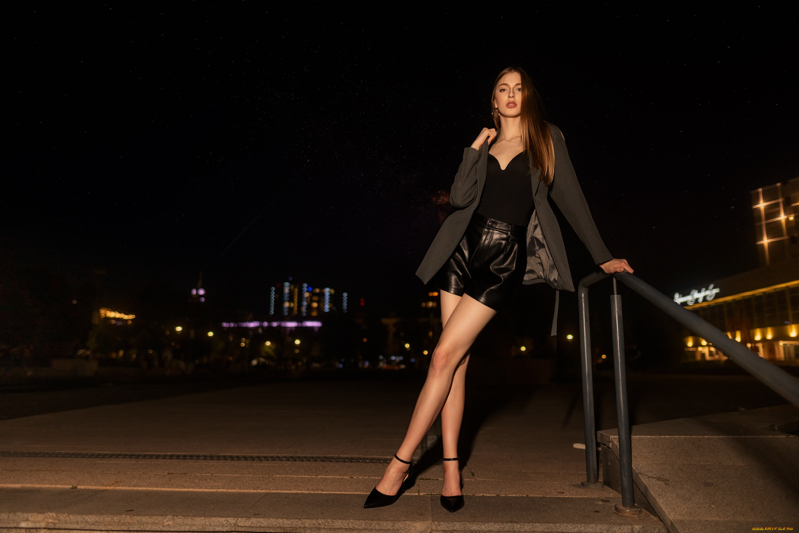 сексуальная, девушка, девушки, -, брюнетки, , шатенки, девушка, женщина, шатенка, темноволосая, сексуальная, модель, звезда, позирует, разная, обувь, верхняя, стильная, одежда, нижнее, эротическое, бельё, трусы, лифчик, колготки, чулки, аксессуары, макияж, и, множество, элементов, на, фотографии