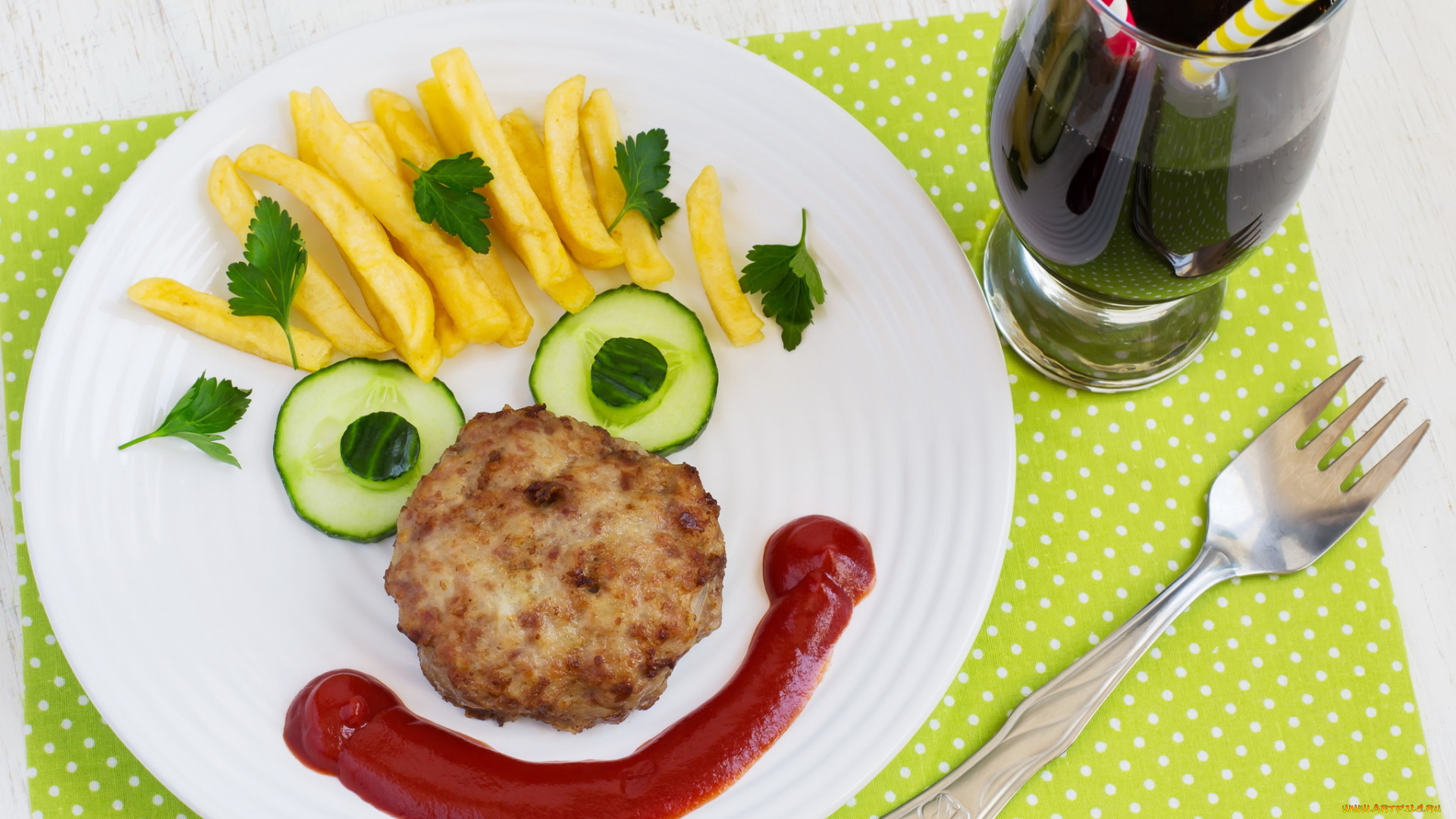 еда, вторые, блюда, кетчуп, котлетка, огурчик, фри, картошка
