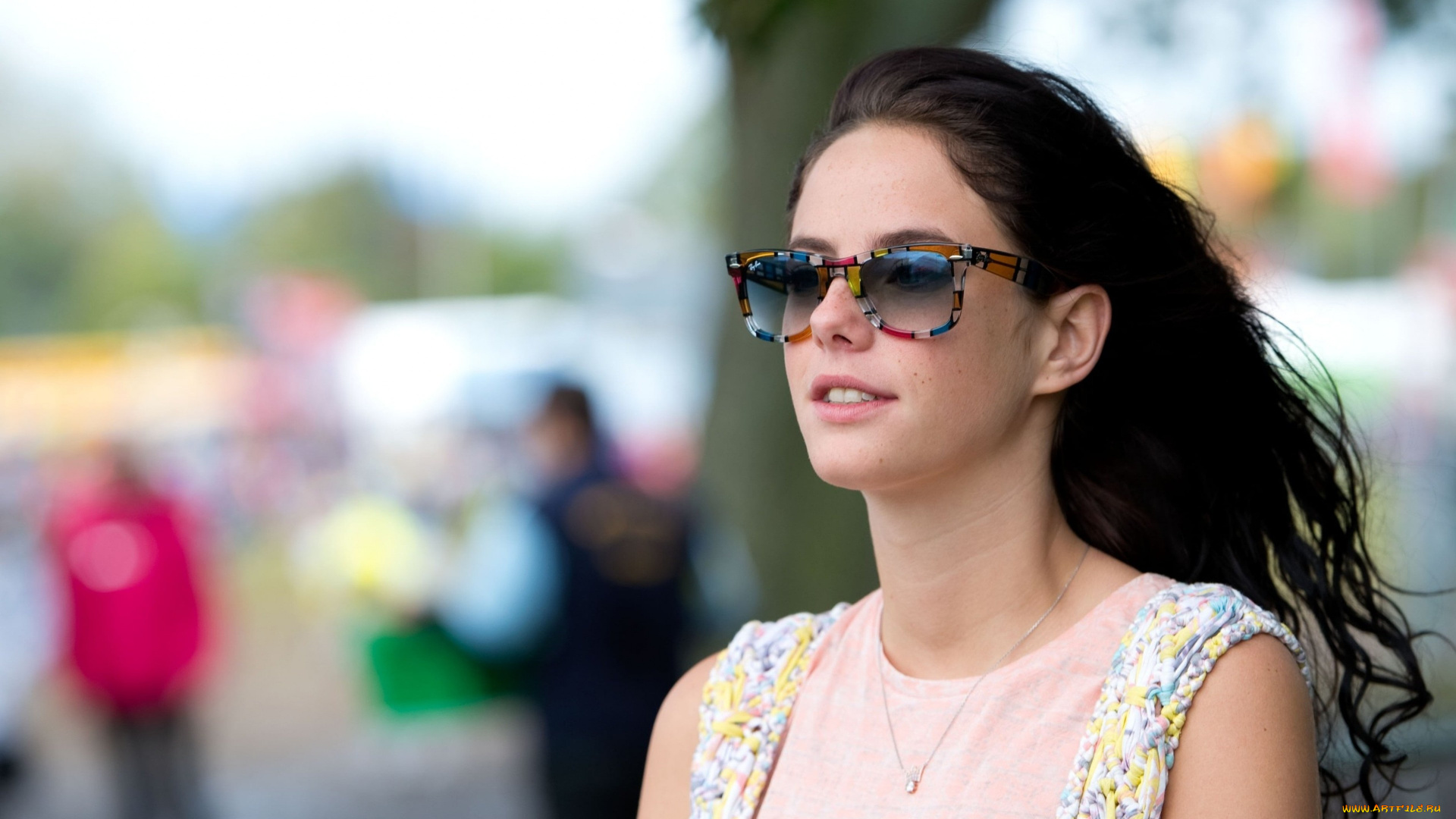 девушки, kaya, scodelario, актриса, брюнетка, лицо, очки, улица