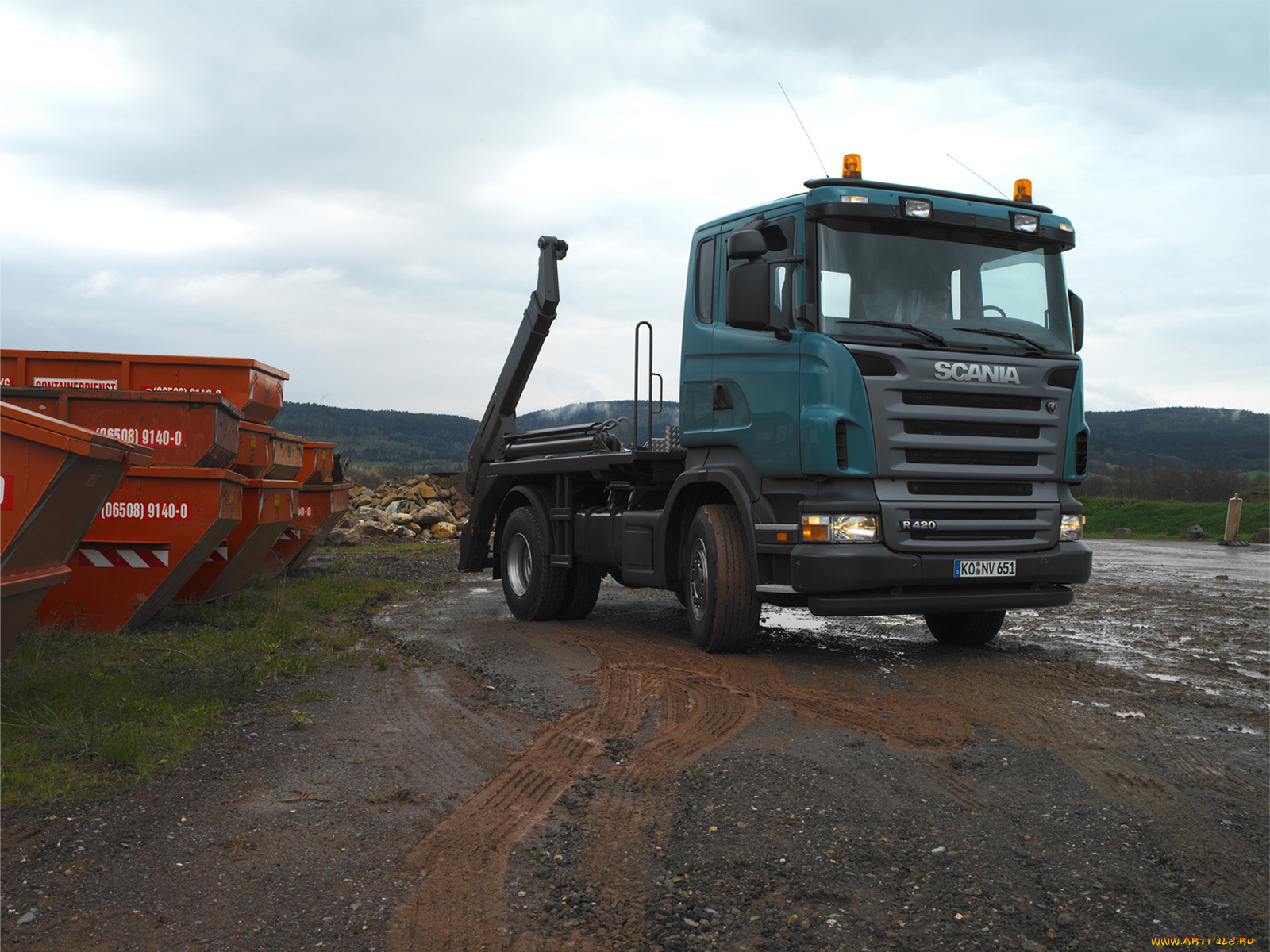 автомобили, мусоровозы