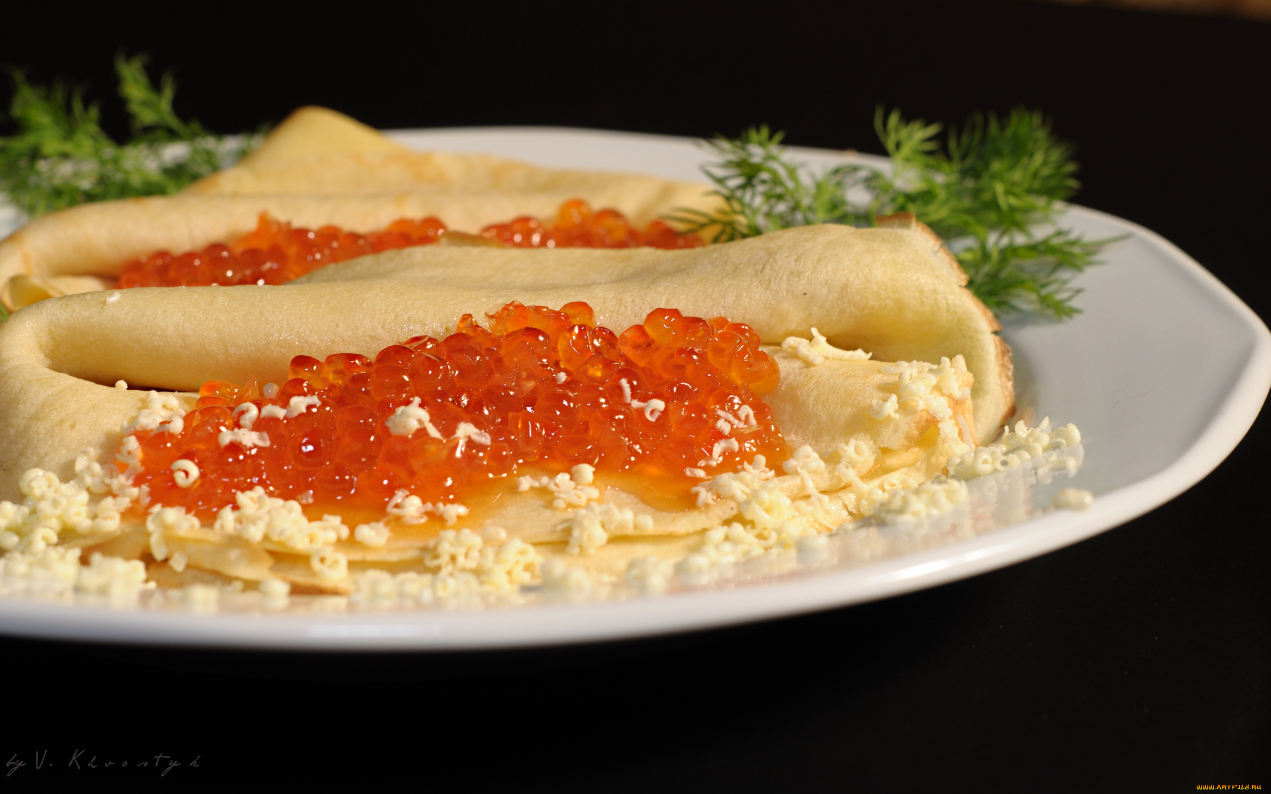 еда, блины, оладьи, тарелка, икра, укроп