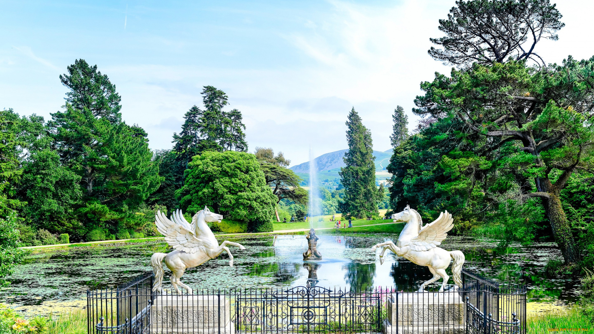 powerscourt, gardens, , ireland, города, -, фонтаны, пегас, люди, деревья, пруд, фонтан, лошадь, небо, ирландия, графство, уиклоу, скульптура, парк