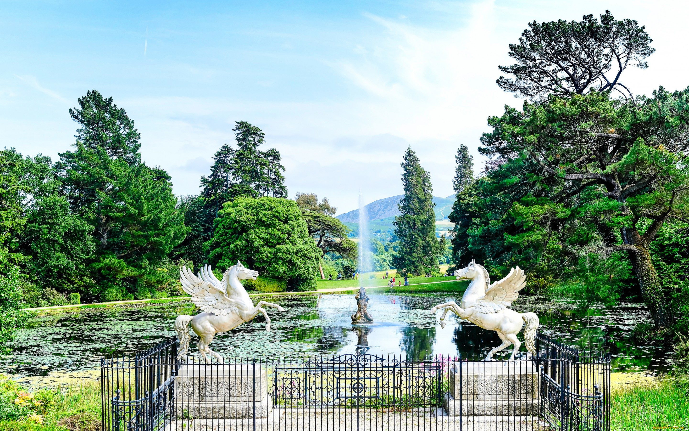 powerscourt, gardens, , ireland, города, -, фонтаны, пегас, люди, деревья, пруд, фонтан, лошадь, небо, ирландия, графство, уиклоу, скульптура, парк