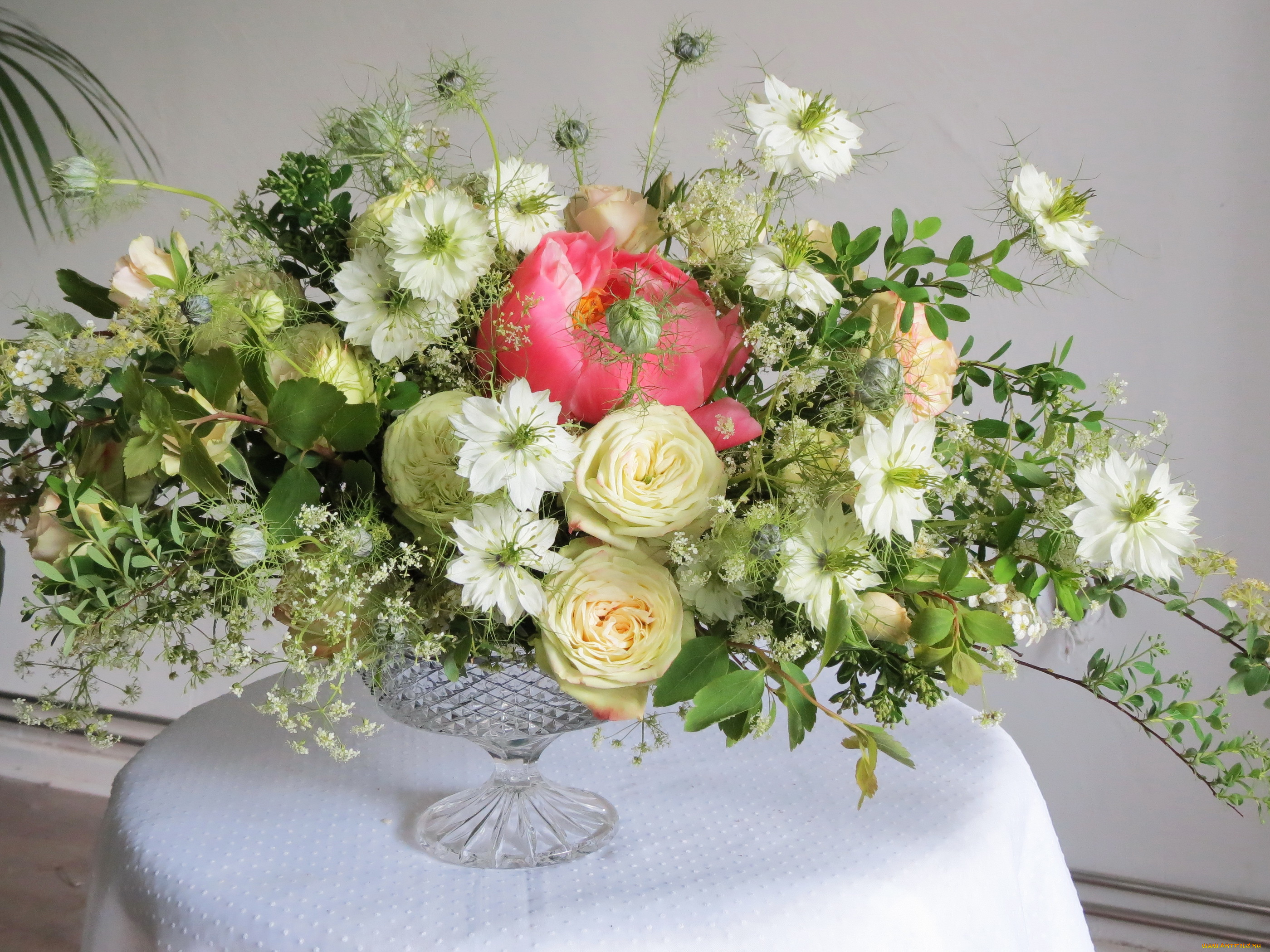 цветы, букеты, , композиции, фото, пионы, спирея, ваза, нигелла, розы