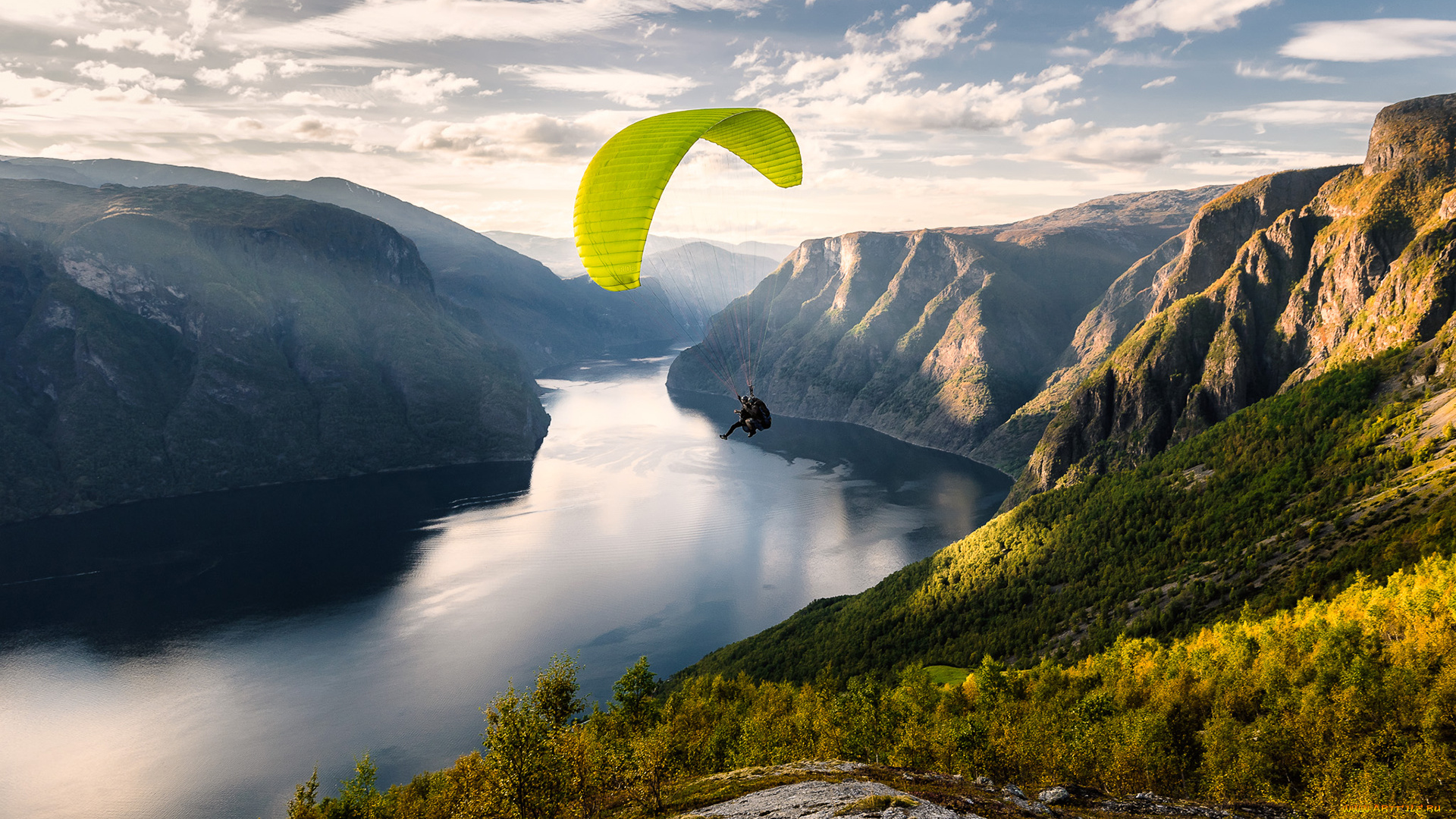спорт, экстрим, парашютист, облака, река