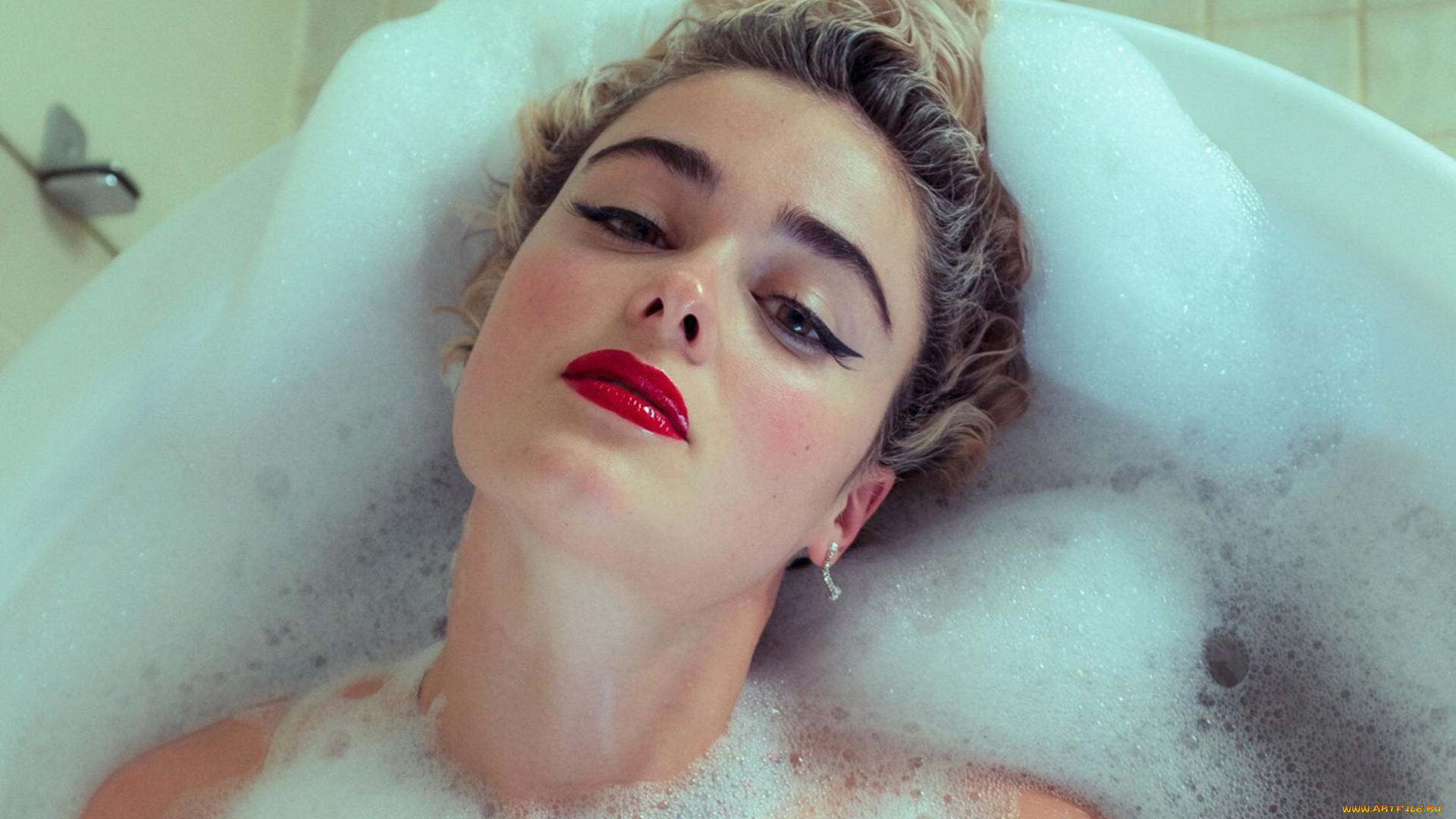 stefania, ferrario, девушки, stefania, ferrario, plus, size, блондинка, блонда, причёска, модель, полная, девушка, красотка, поза, фигура, флирт, взгляд, макияж