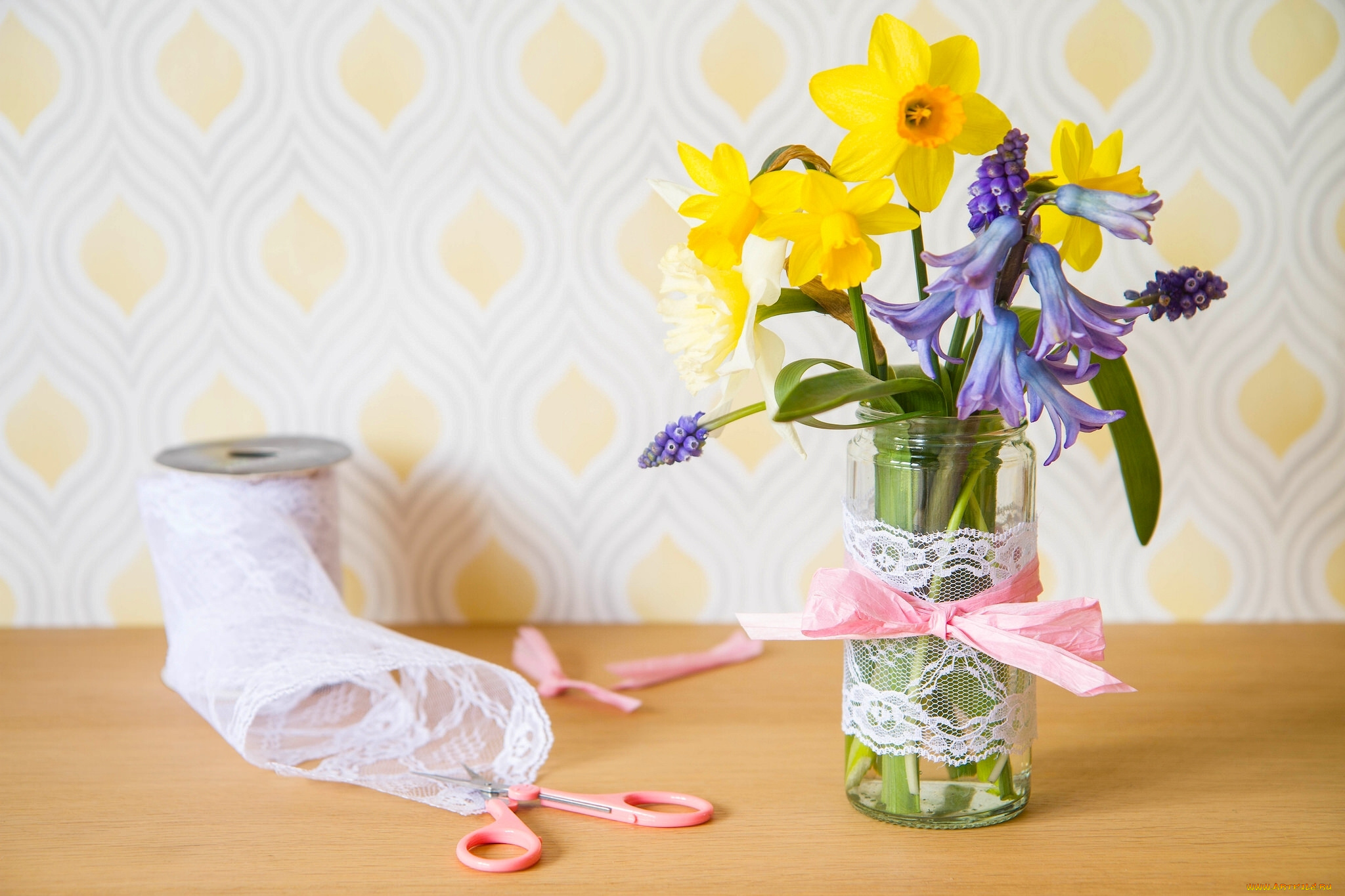 цветы, букеты, , композиции, катушка, кружево, гиацинт, мускари, нарциссы, букетик, банка