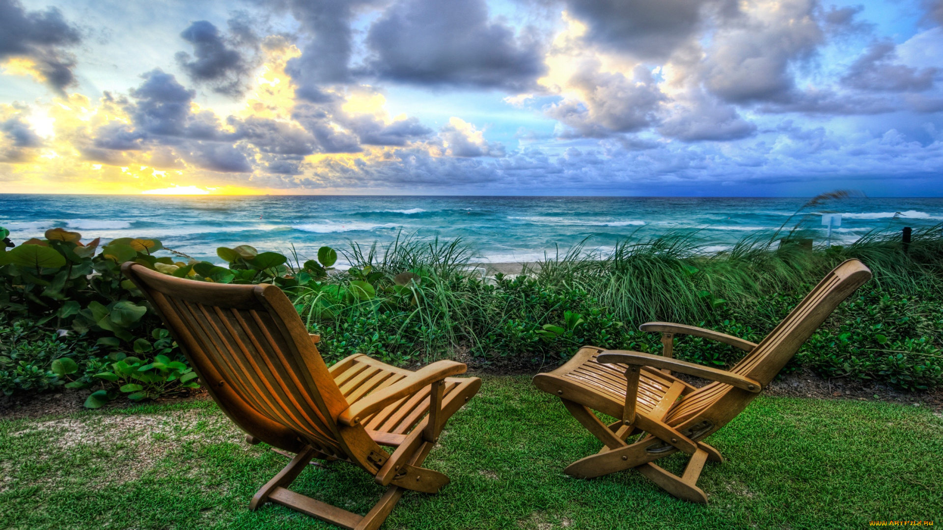 природа, пейзажи, берег, море, шезлонги, трава, облака