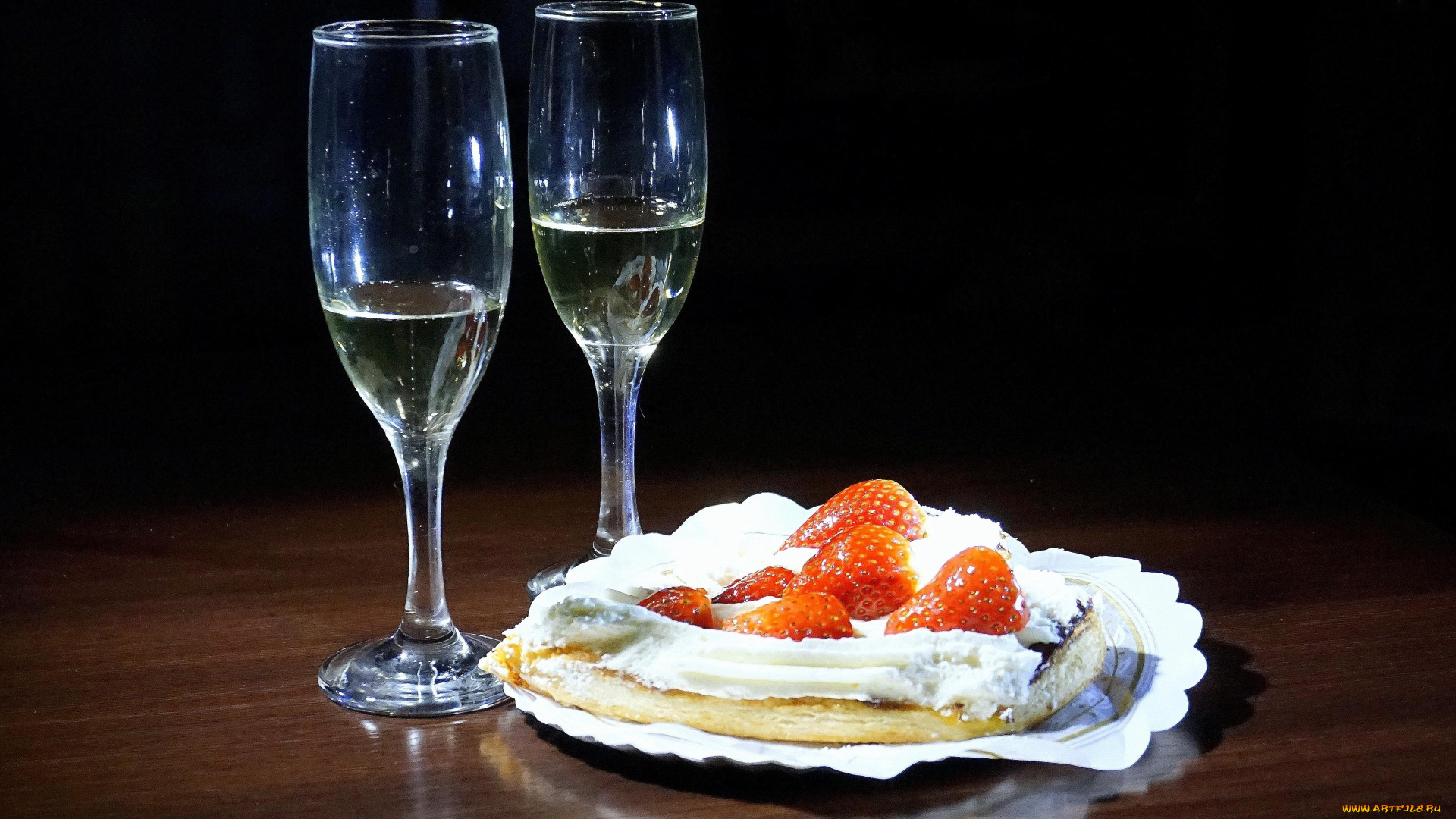 еда, разное, вино, пирог, клубника