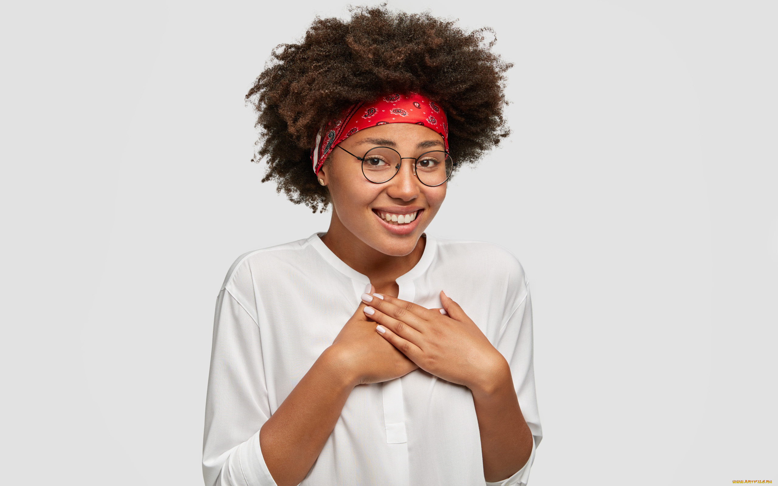 девушки, -, темнокожие, очки, кудряшки, жест