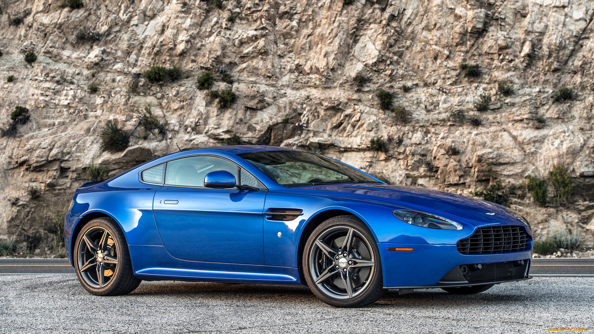 aston, martin, v8, vantage, gts, 2017, автомобили, aston, martin, синий, скала