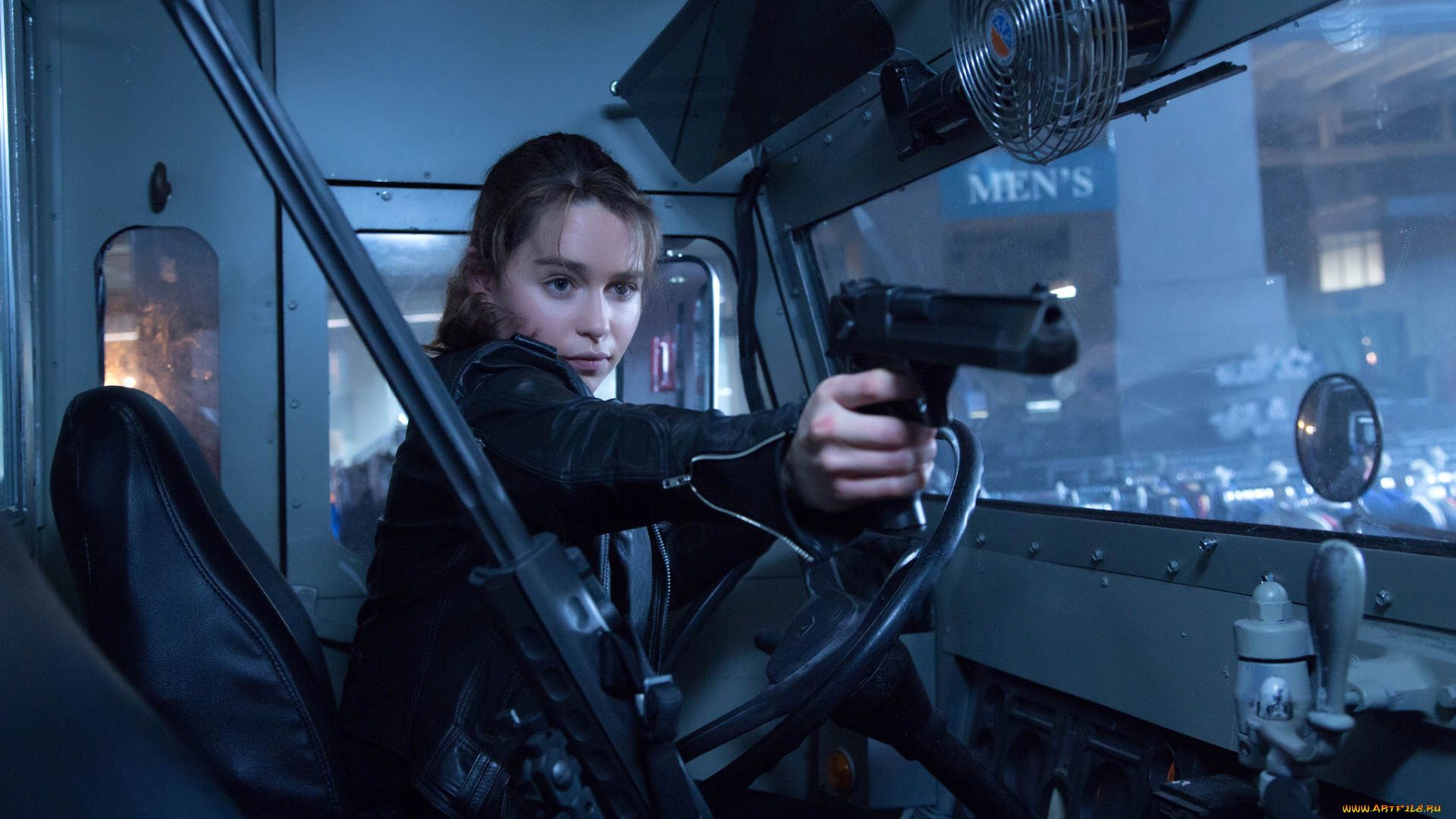 кино, фильмы, terminator, 5, , genesis, пистолет, sarah, connor, кабина, эмилия, кларк, emilia, clarke, терминатор, генезис