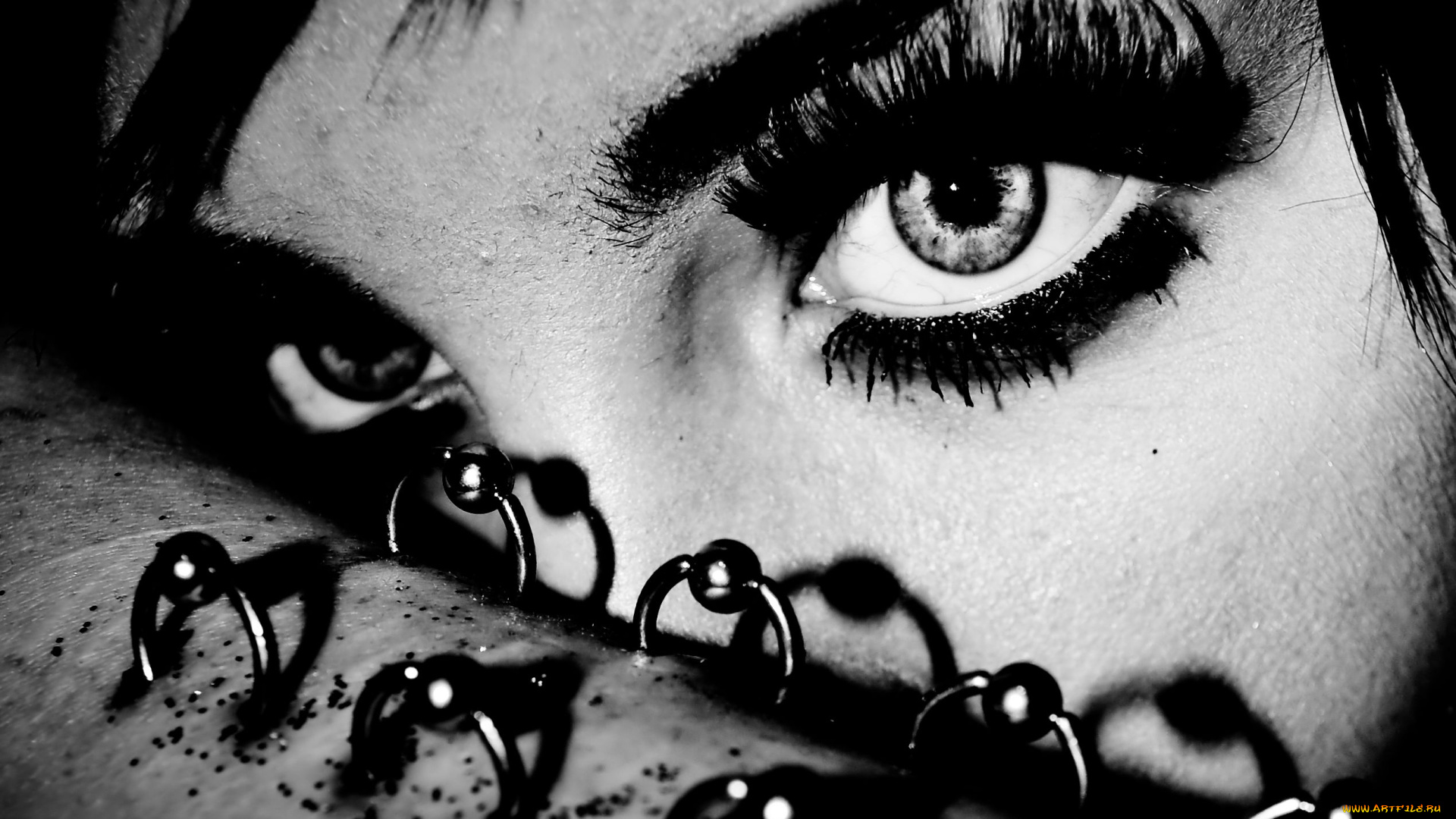 разное, глаза, пирсинг