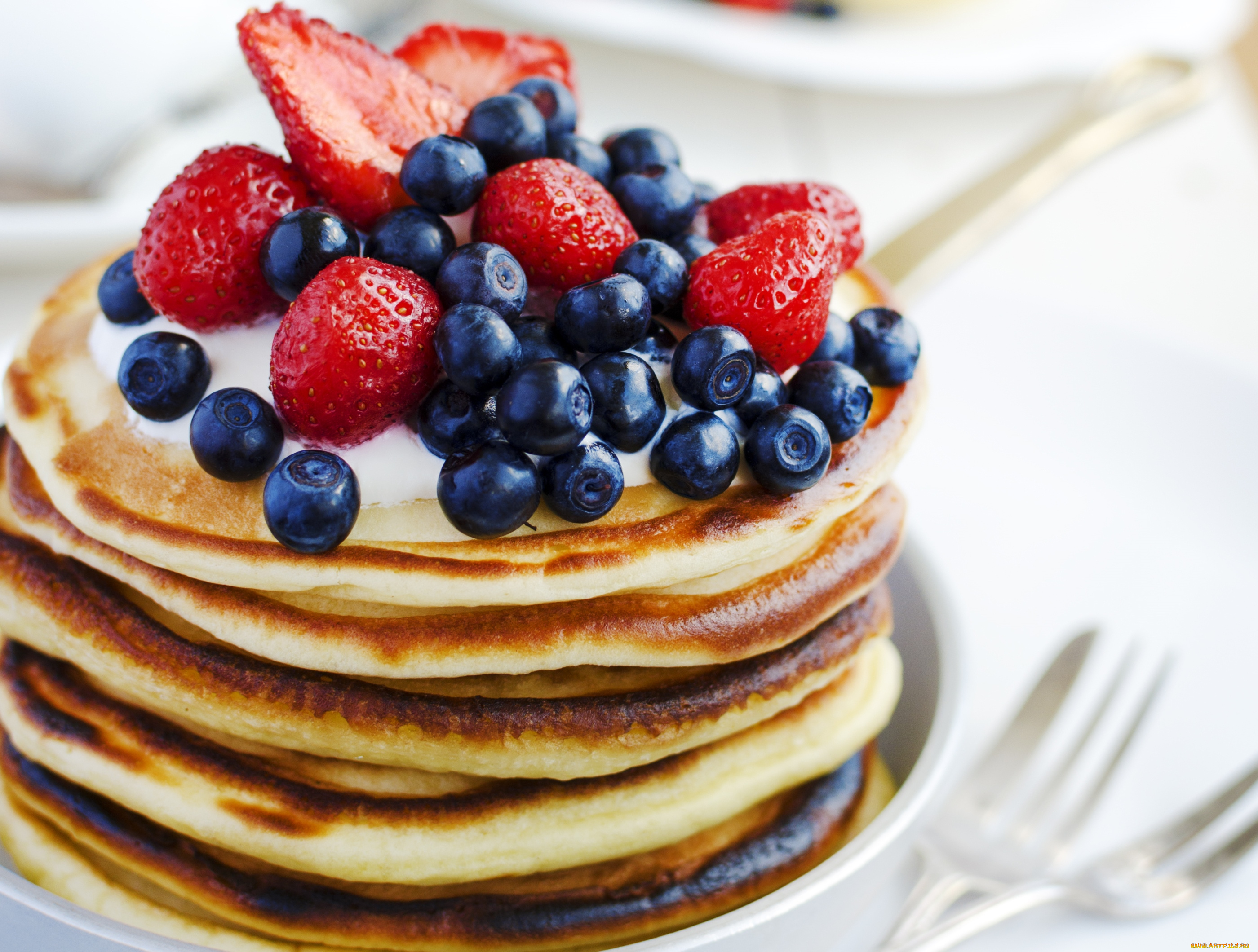 еда, блины, оладьи, блинчики, клубника, голубика
