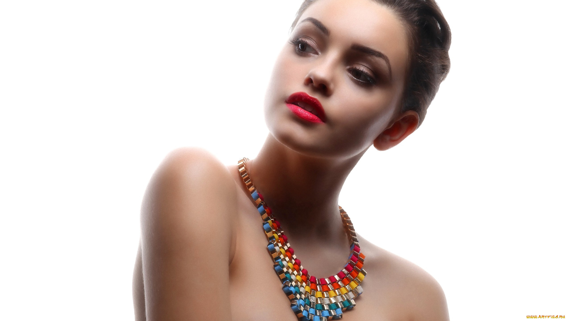 девушки, -unsort, , брюнетки, темноволосые, портрет, бусы, брюнетка