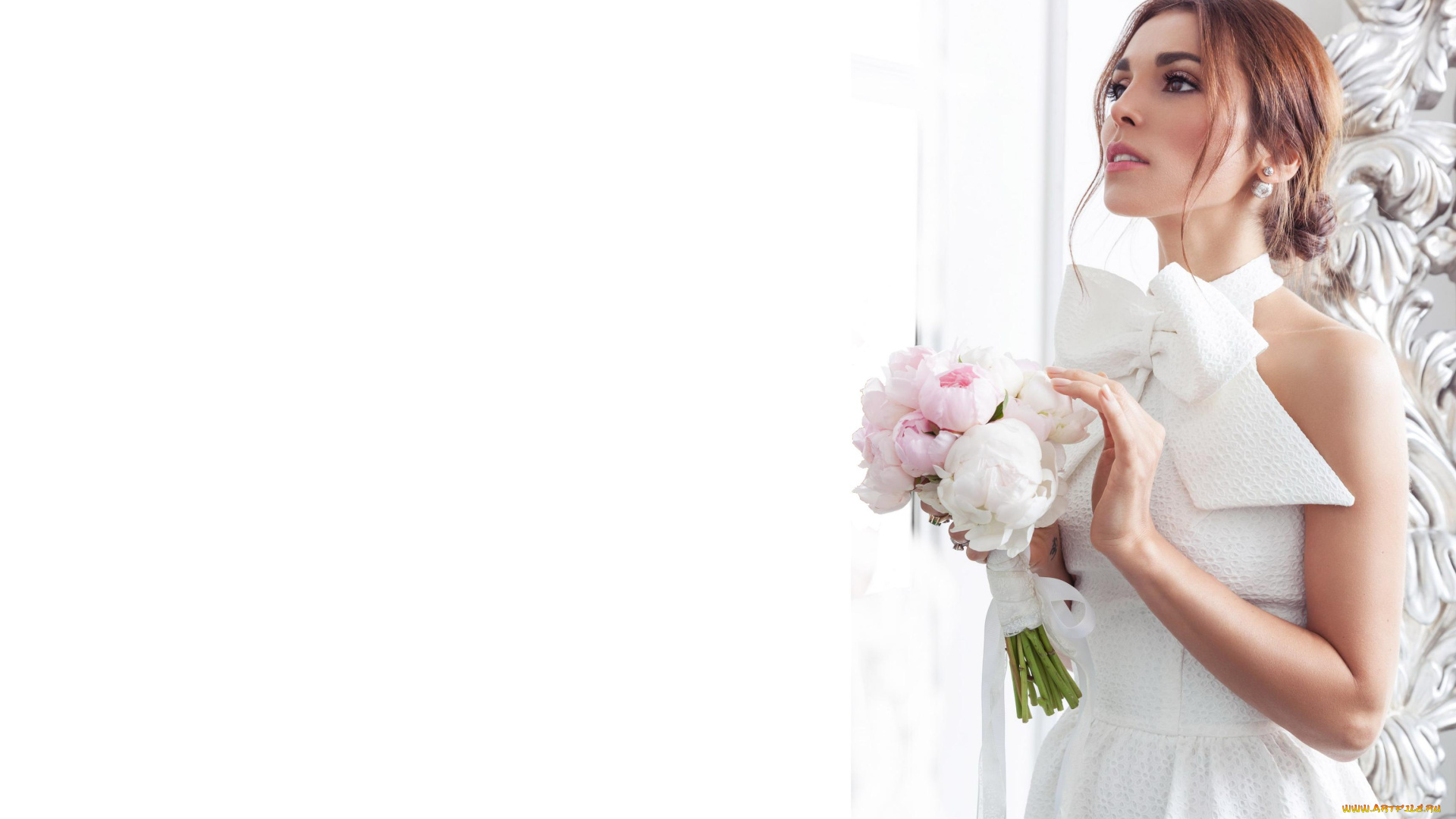 музыка, сати, казанова, певица, рыжая, платье, букет, пионы