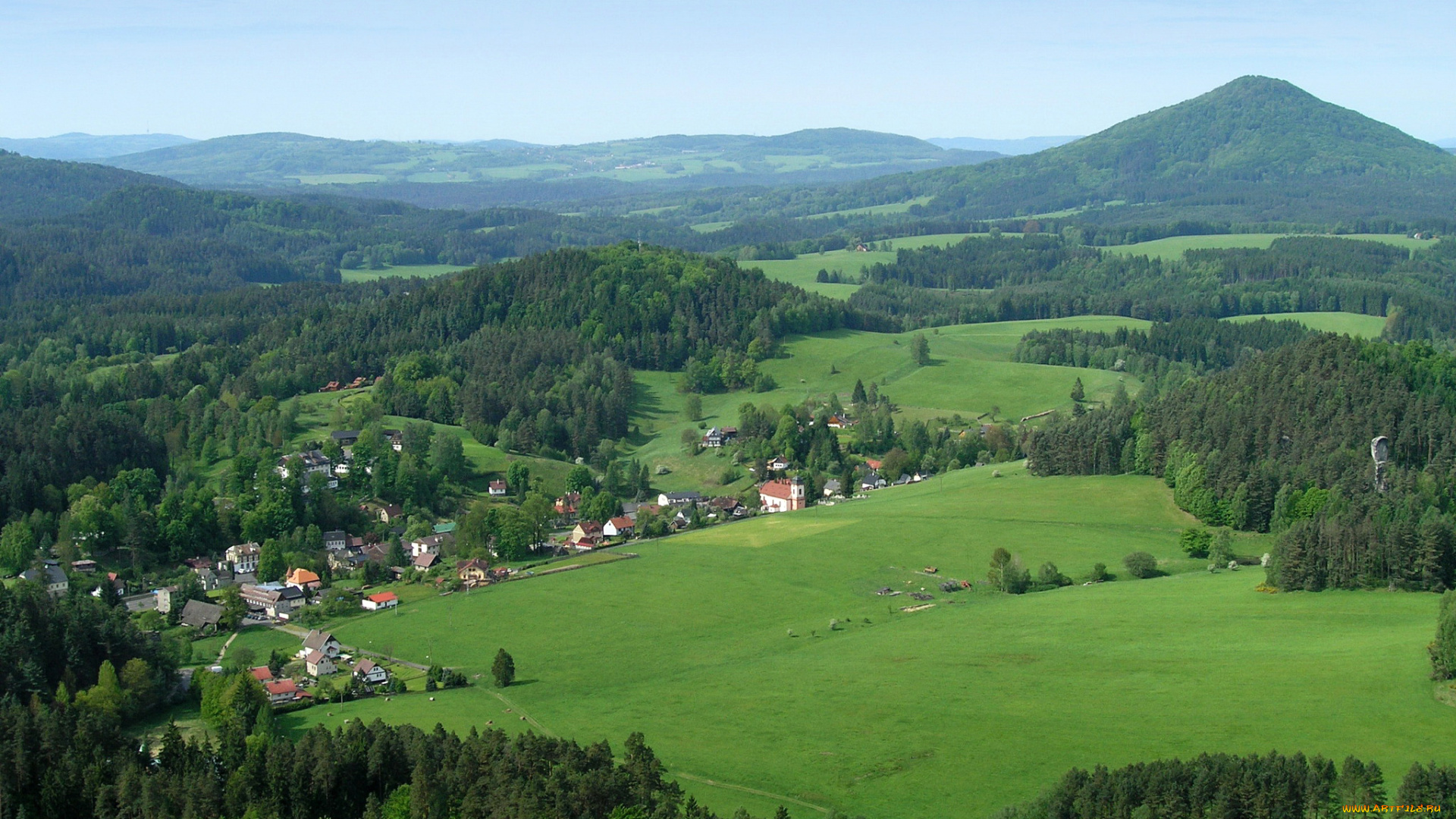 Чехия, , jet&, 345, ichovice, природа, пейзажи, Чехия, пейзаж, леса, поля, дома, городок