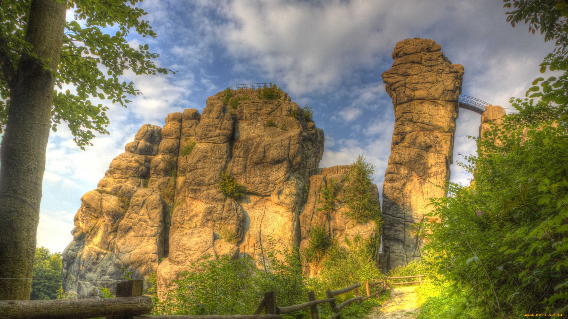 природа, дороги, тропинка, скалы, изгородь, лес