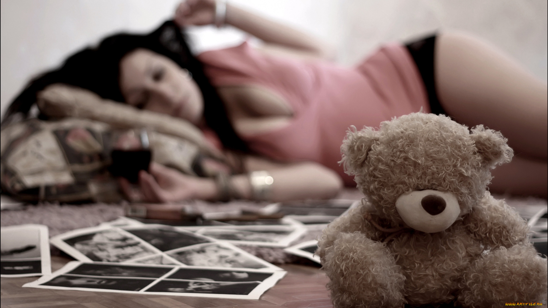 разное, игрушки, фотографии, бокал, мишка, игрушка, девушка, брюнетка