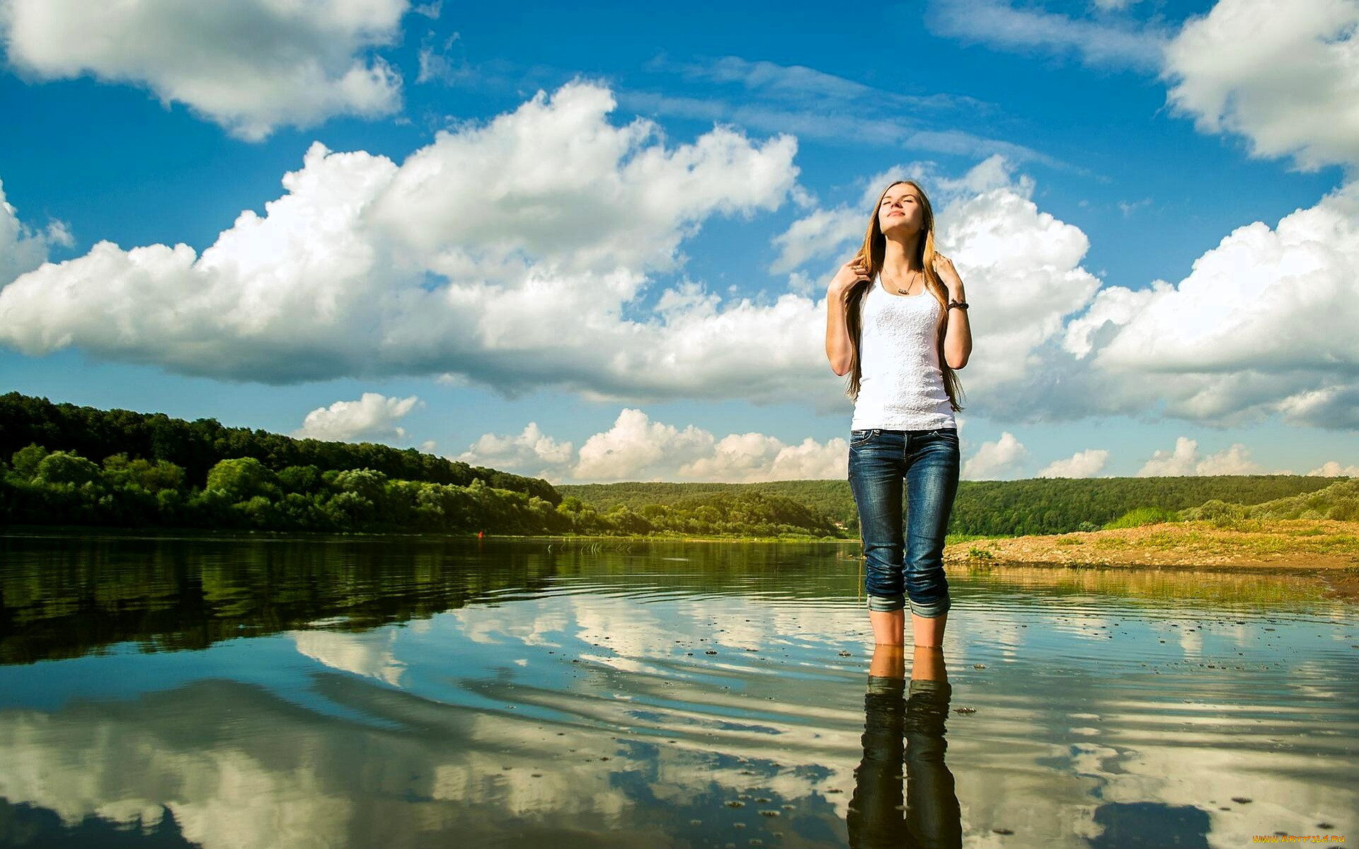 девушки, -, блондинки, , светловолосые, блондинка, футболка, джинсы, озеро, роща, облака