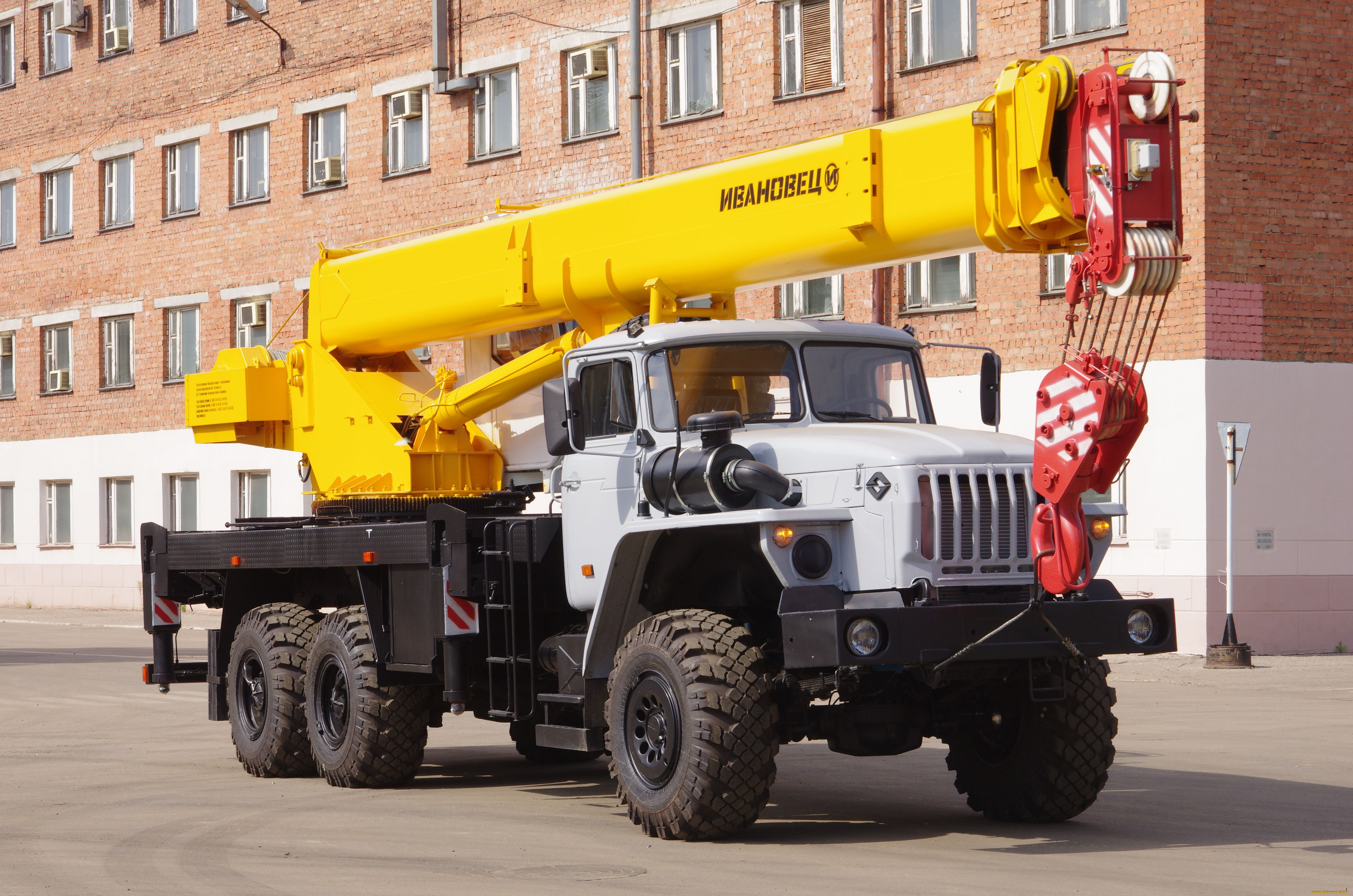 техника, краны, kraz