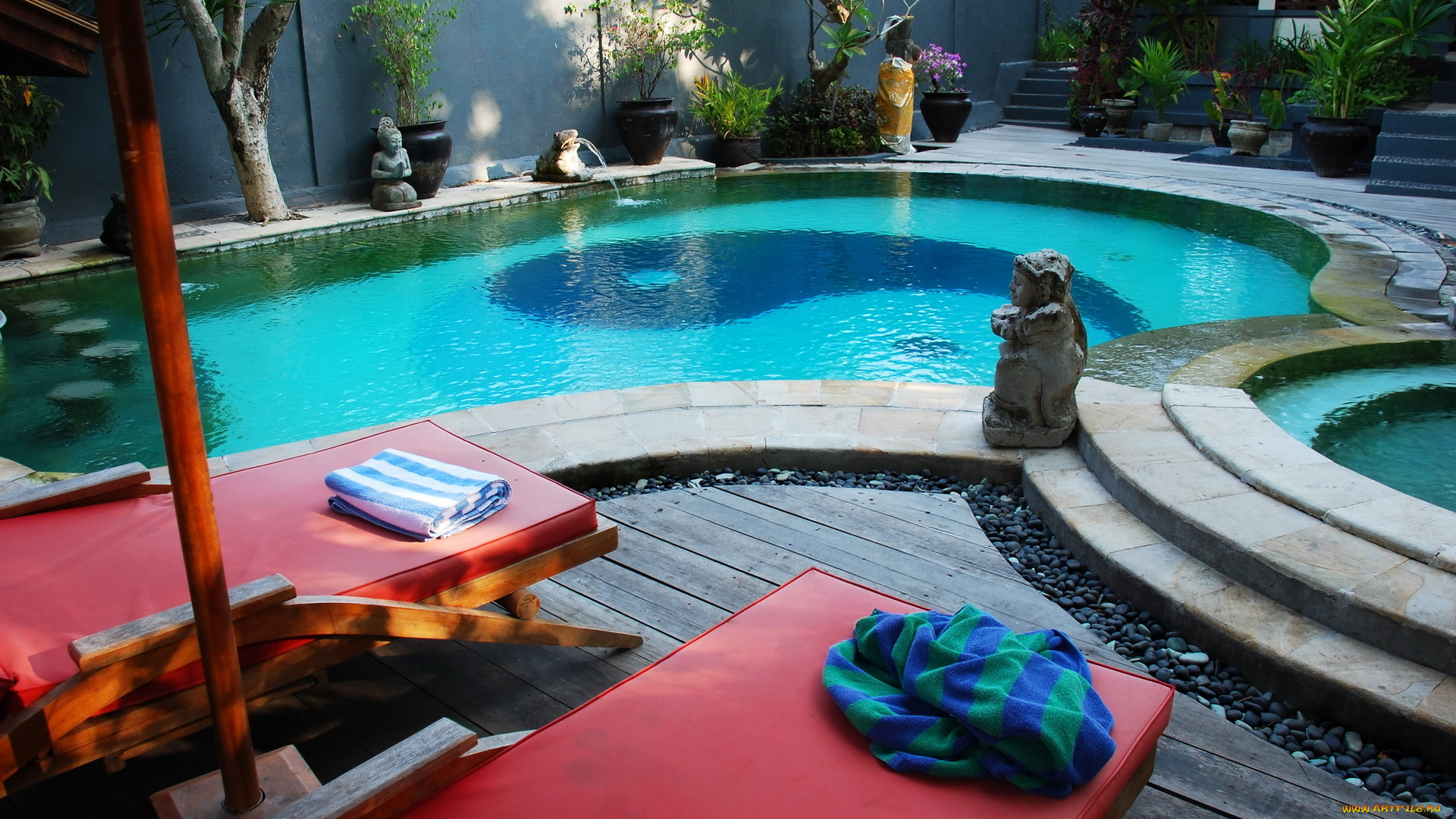 интерьер, бассейны, открытые, площадки, растительность, бассейн, вода, дизайн, растения, деревья, фигурка, статуэтка, полотенце, инь-ян
