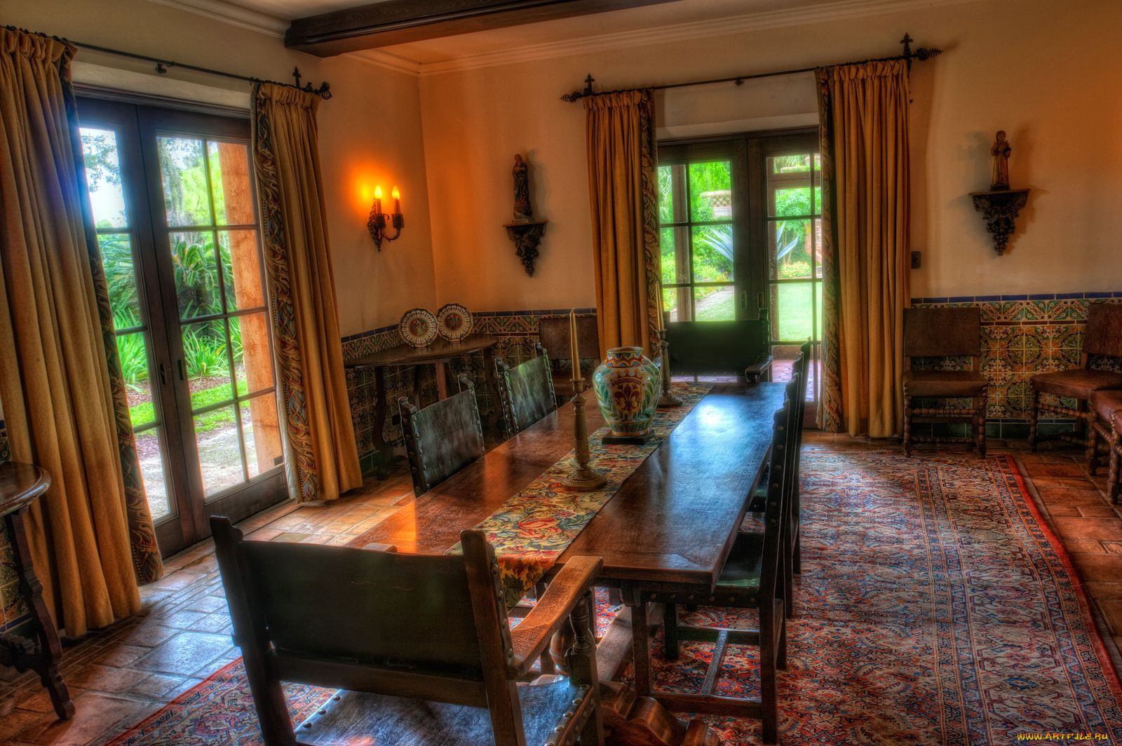 интерьер, гостиная, стол, свечи, ваза, окна