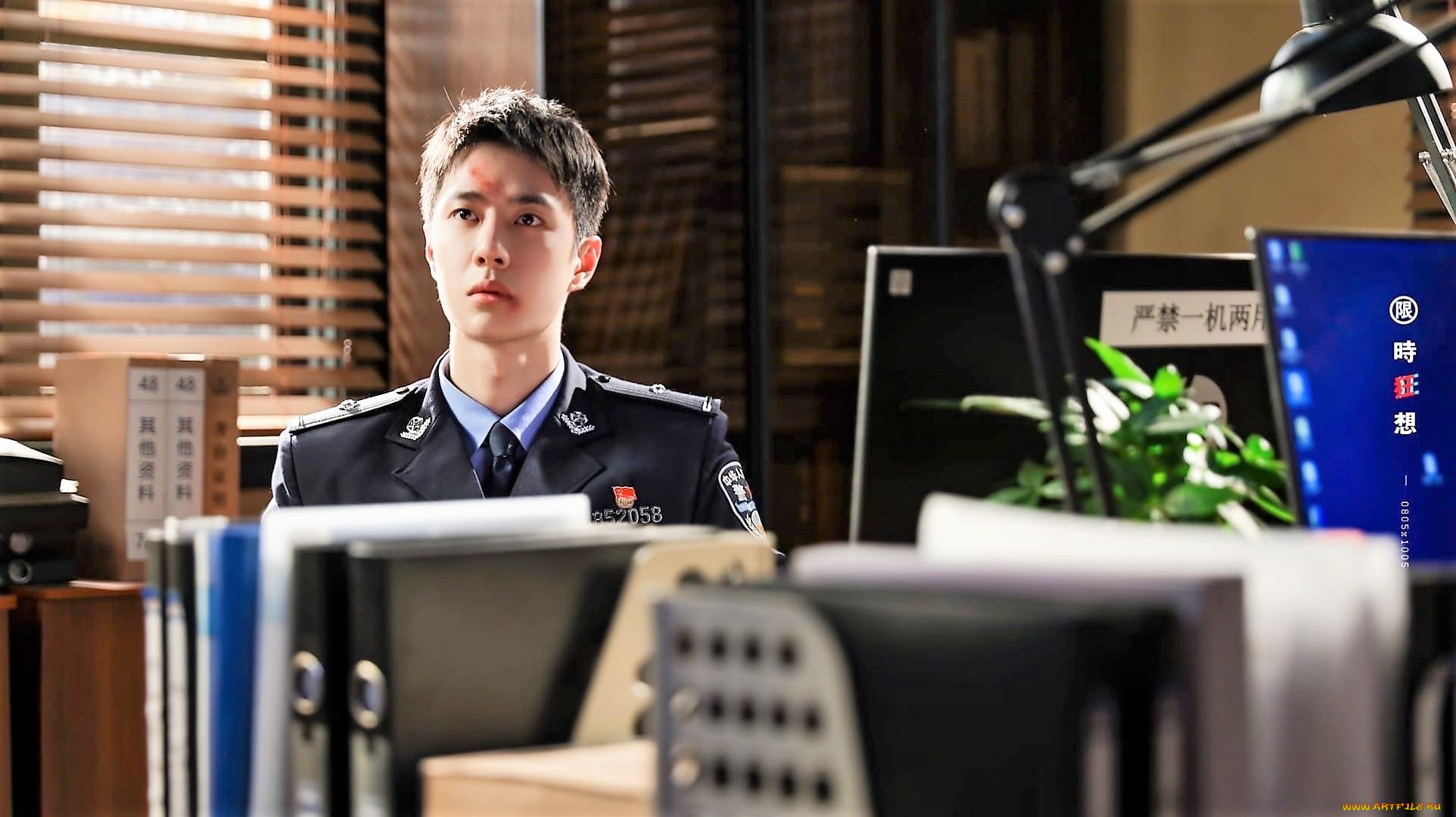 кино, фильмы, being, a, hero, чэнь, юй, полицейский, форма, кабинет, ссадины