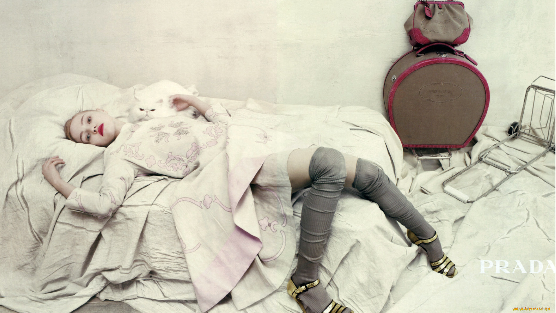 бренды, prada, сумки, девушка