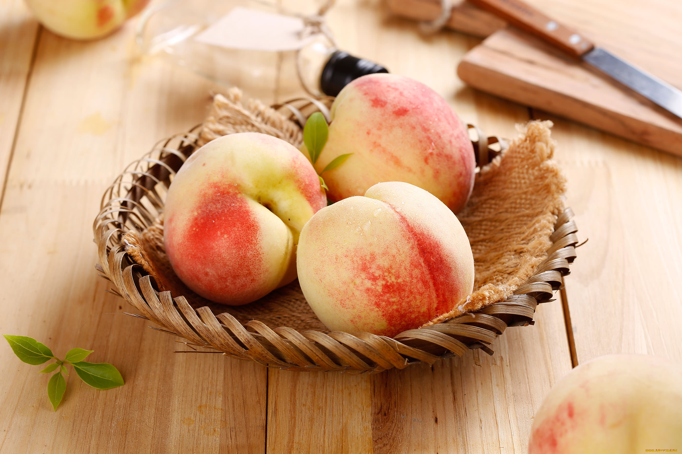 еда, персики, , сливы, , абрикосы, персик, фрукт, листики, корзинка